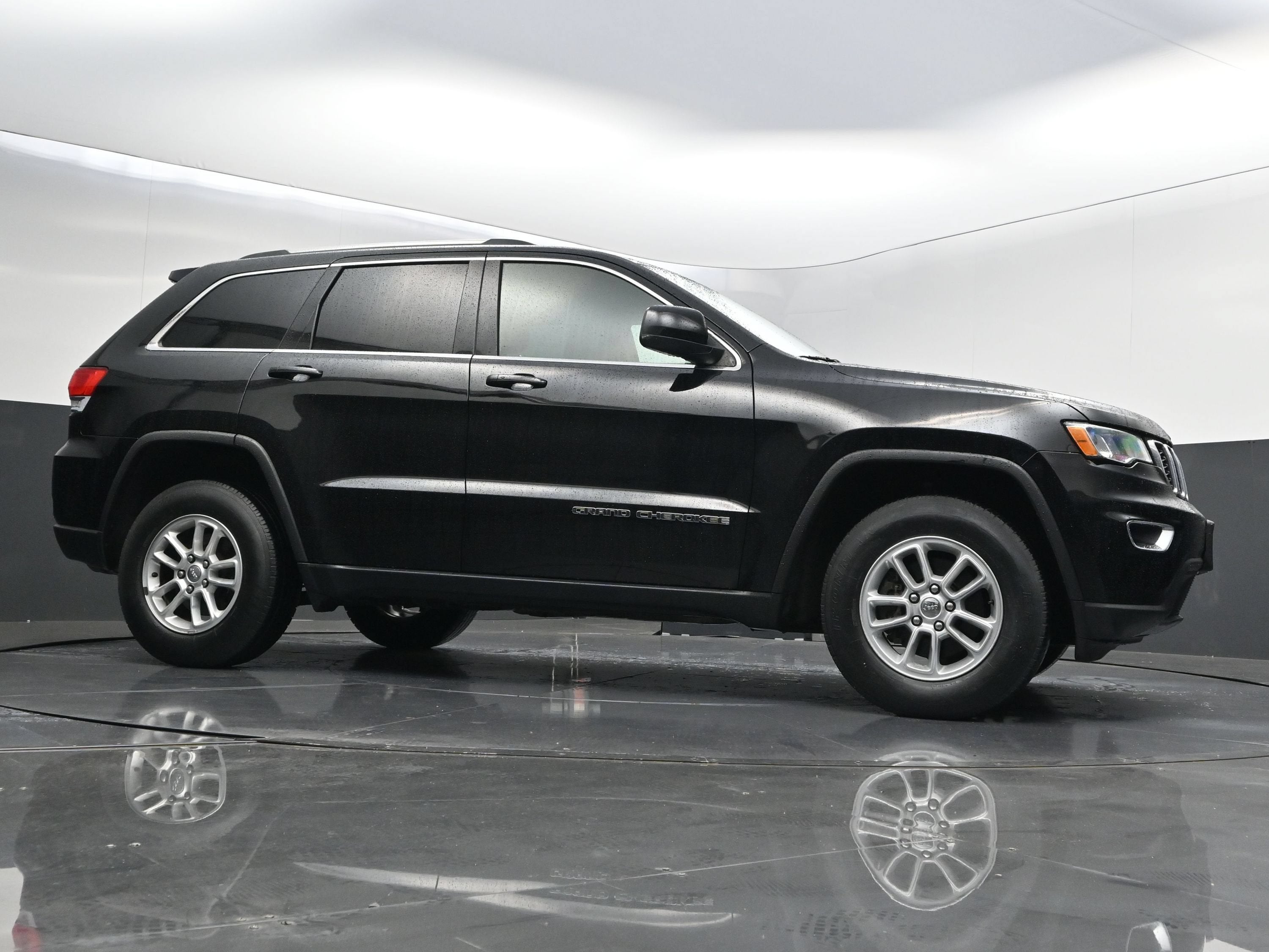 2018 Jeep Grand Cherokee Laredo E 4x4