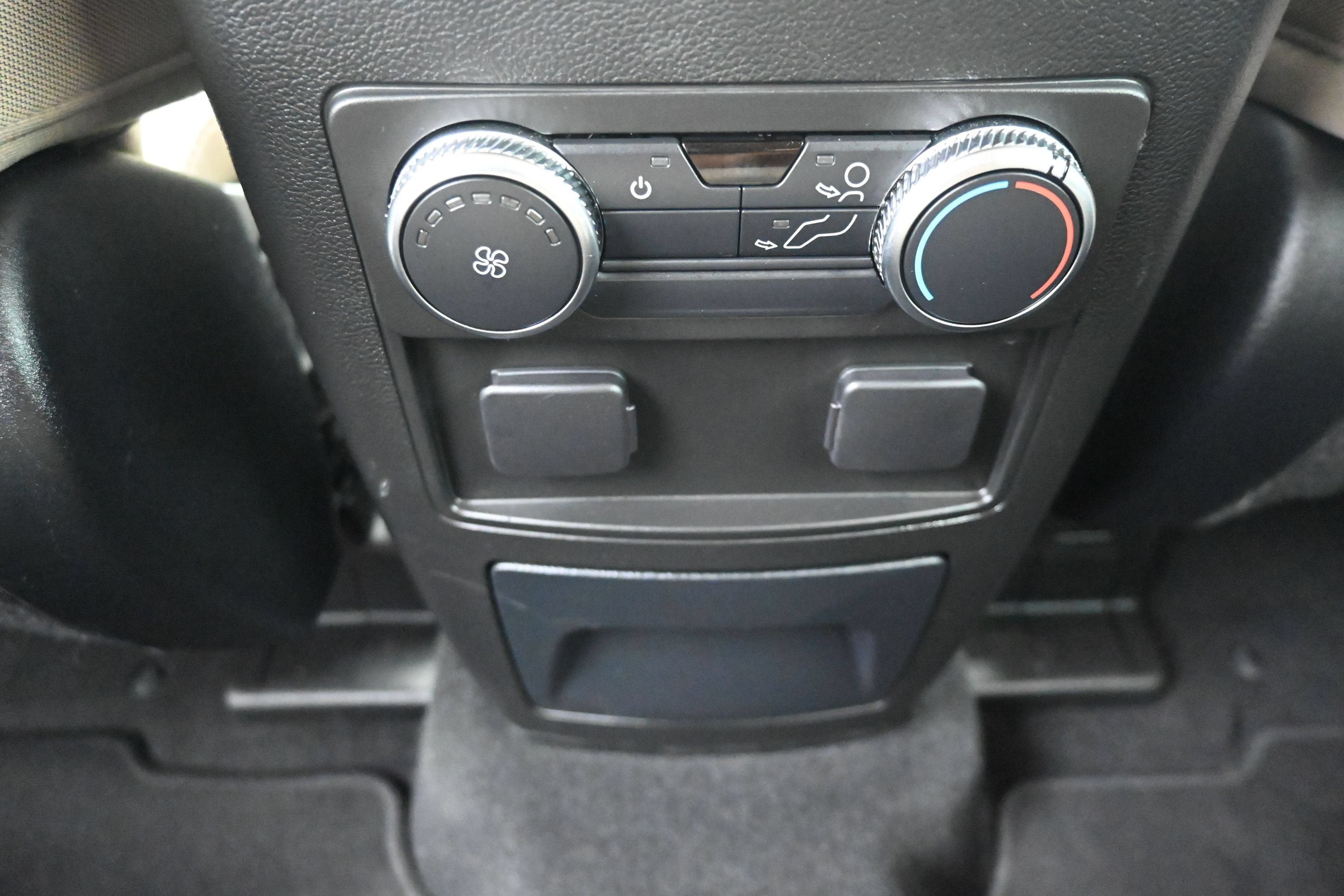 2021 Ford Explorer Base