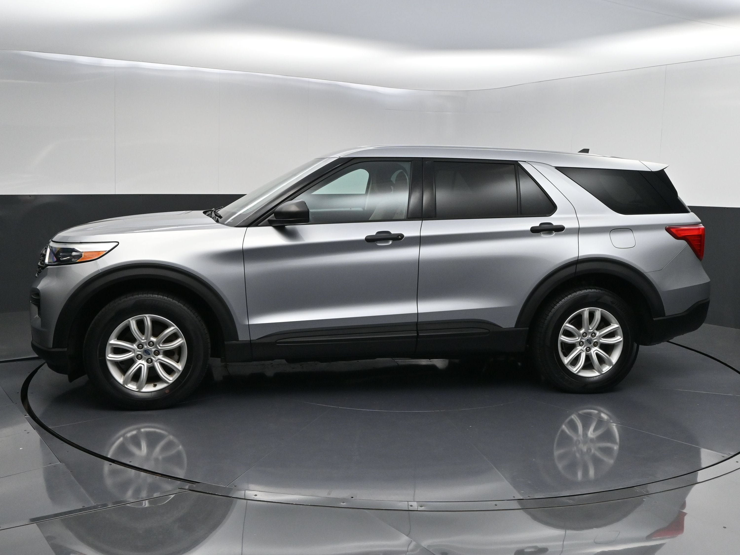 2021 Ford Explorer Base