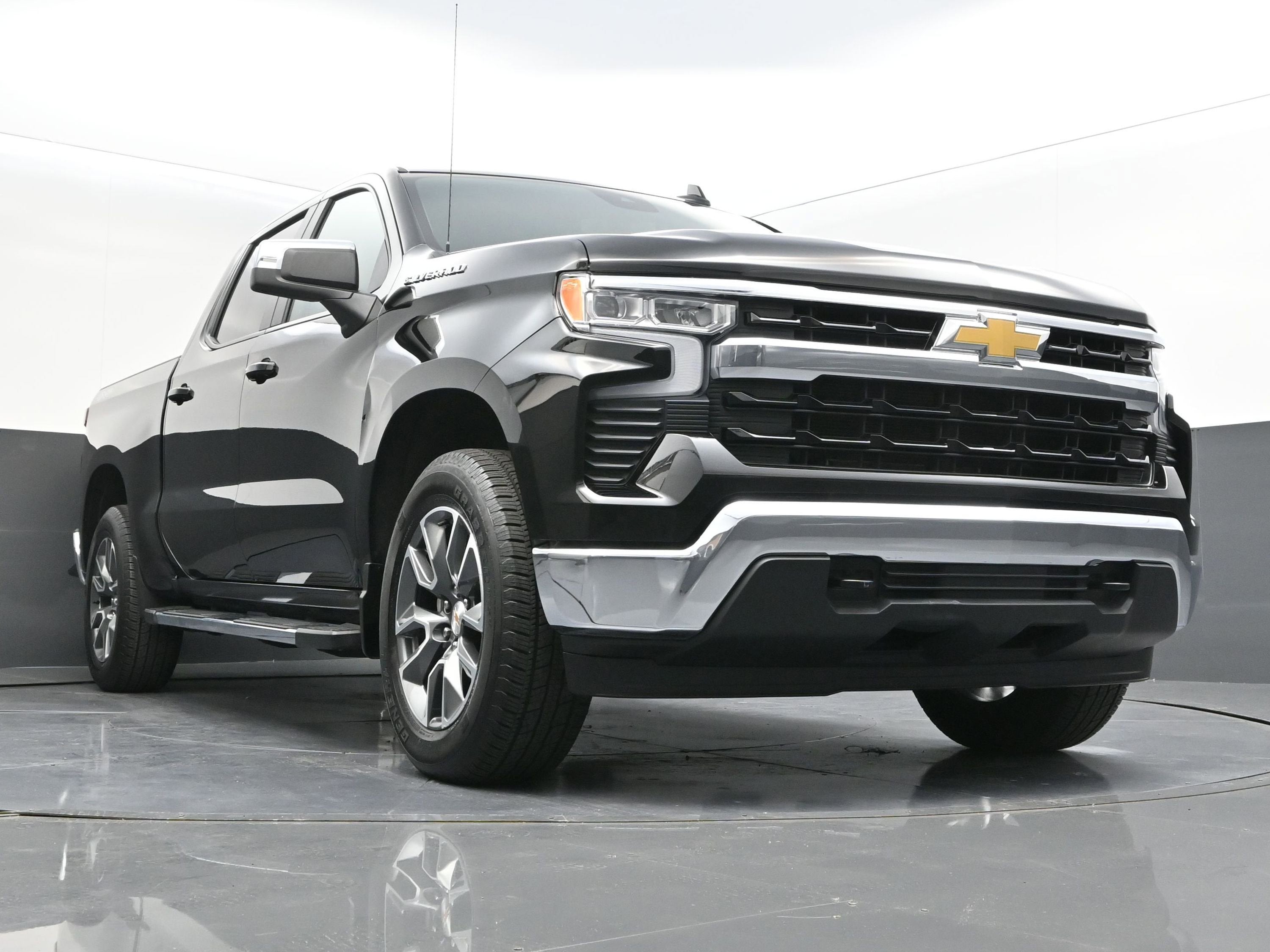 2025 Chevrolet Silverado 1500 LT (2FL)