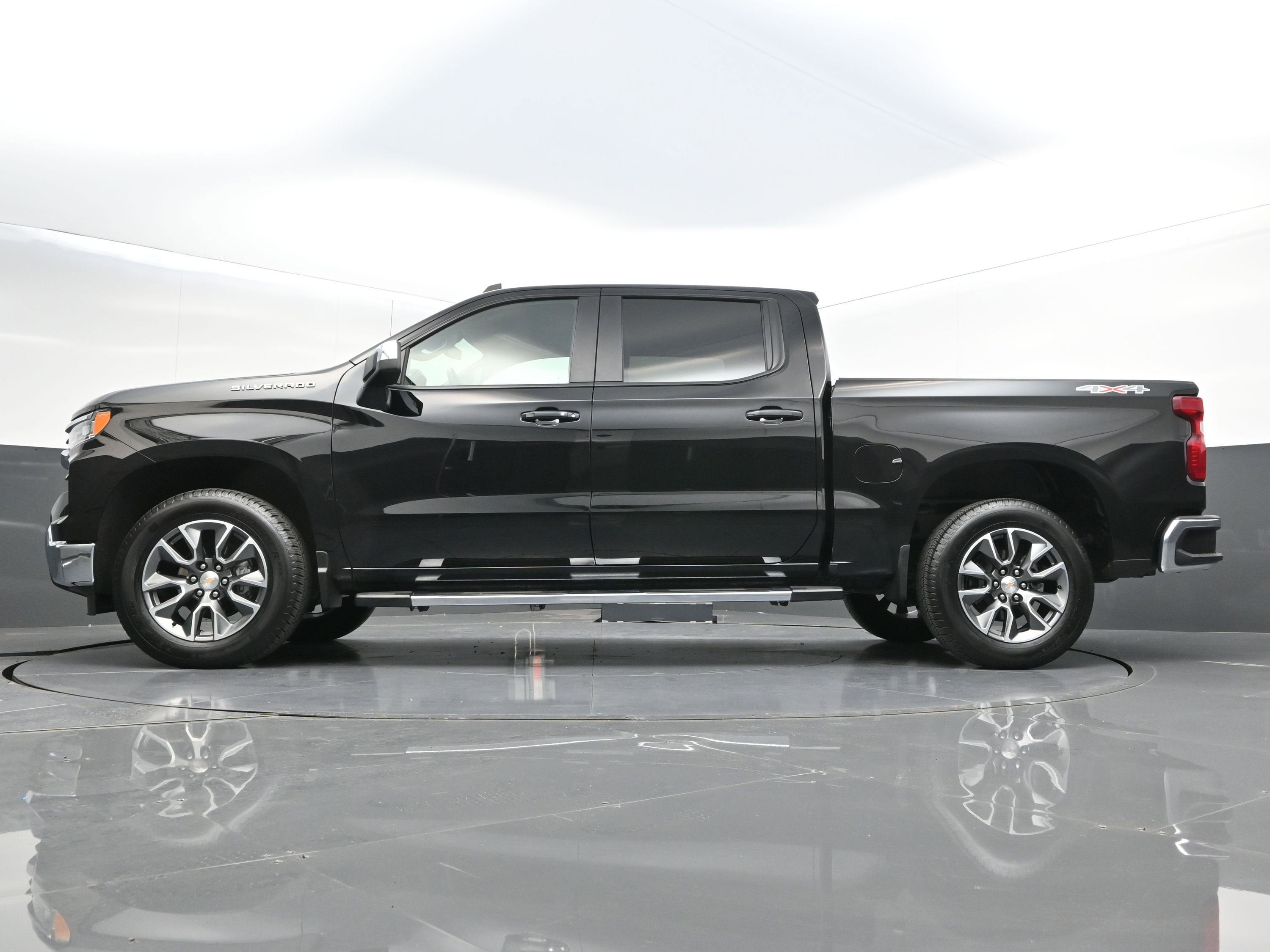 2025 Chevrolet Silverado 1500 LT (2FL)