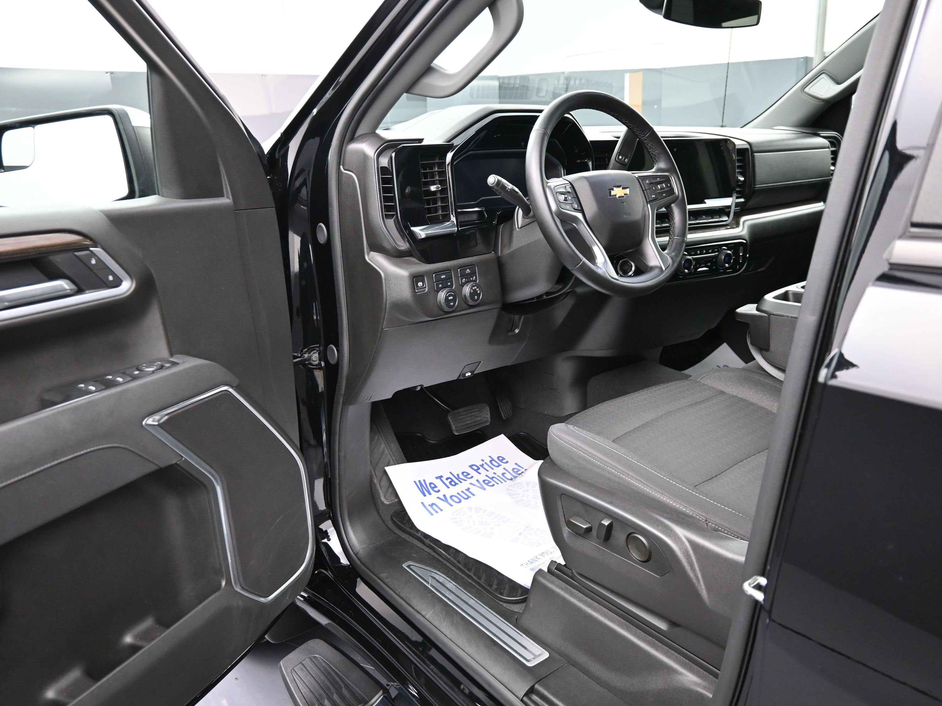 2025 Chevrolet Silverado 1500 LT (2FL)