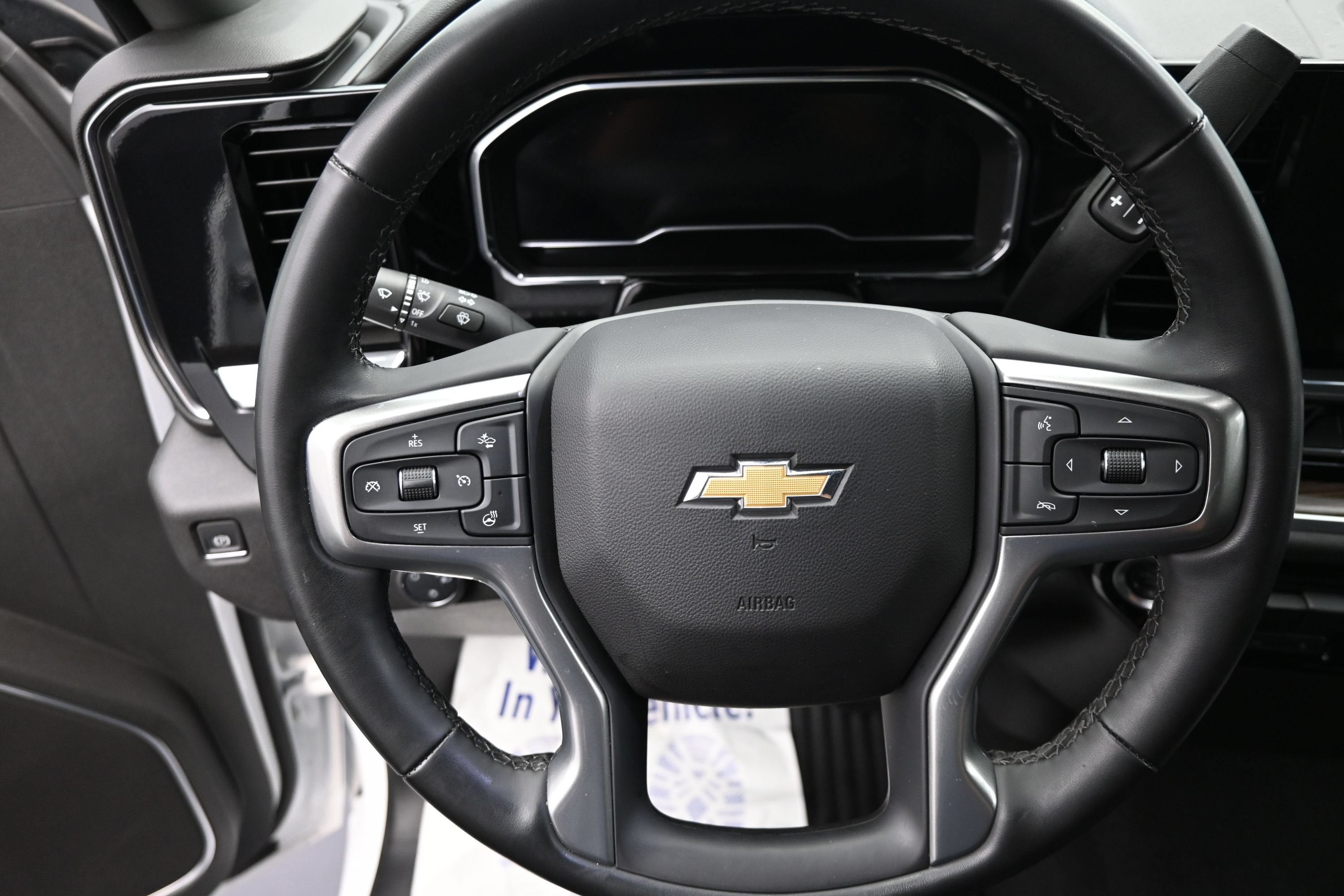 2025 Chevrolet Silverado 1500 LT (2FL)
