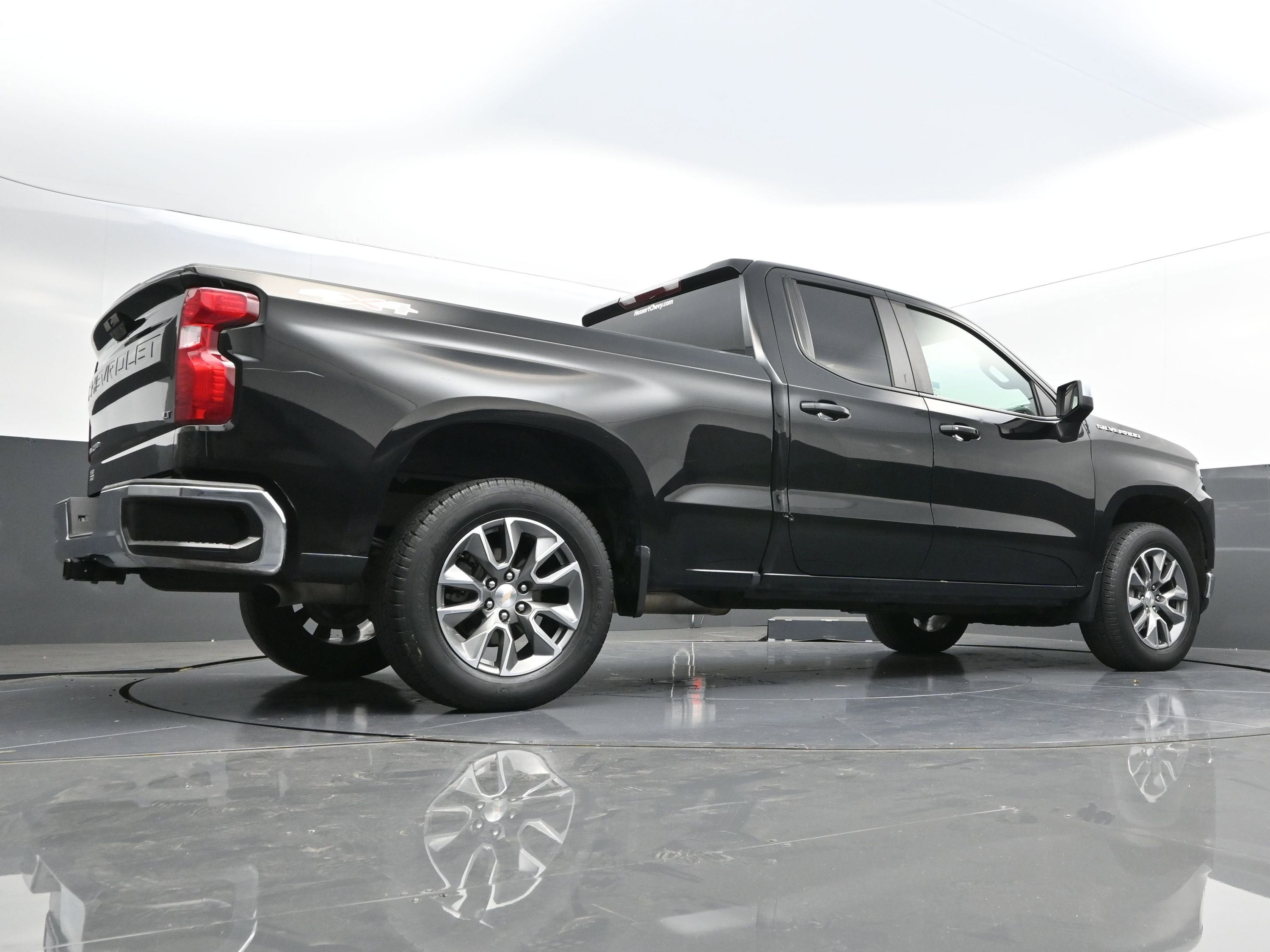 2022 Chevrolet Silverado 1500 LTD LT (2FL)