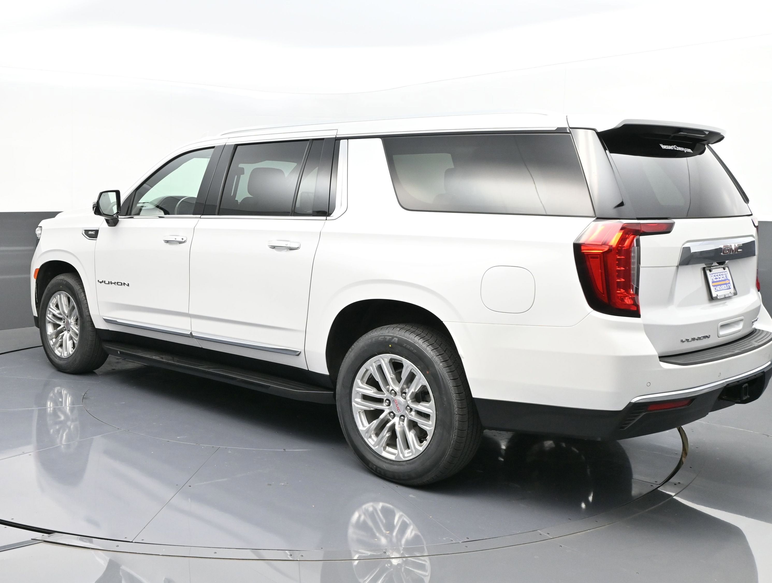 2023 GMC Yukon XL SLT