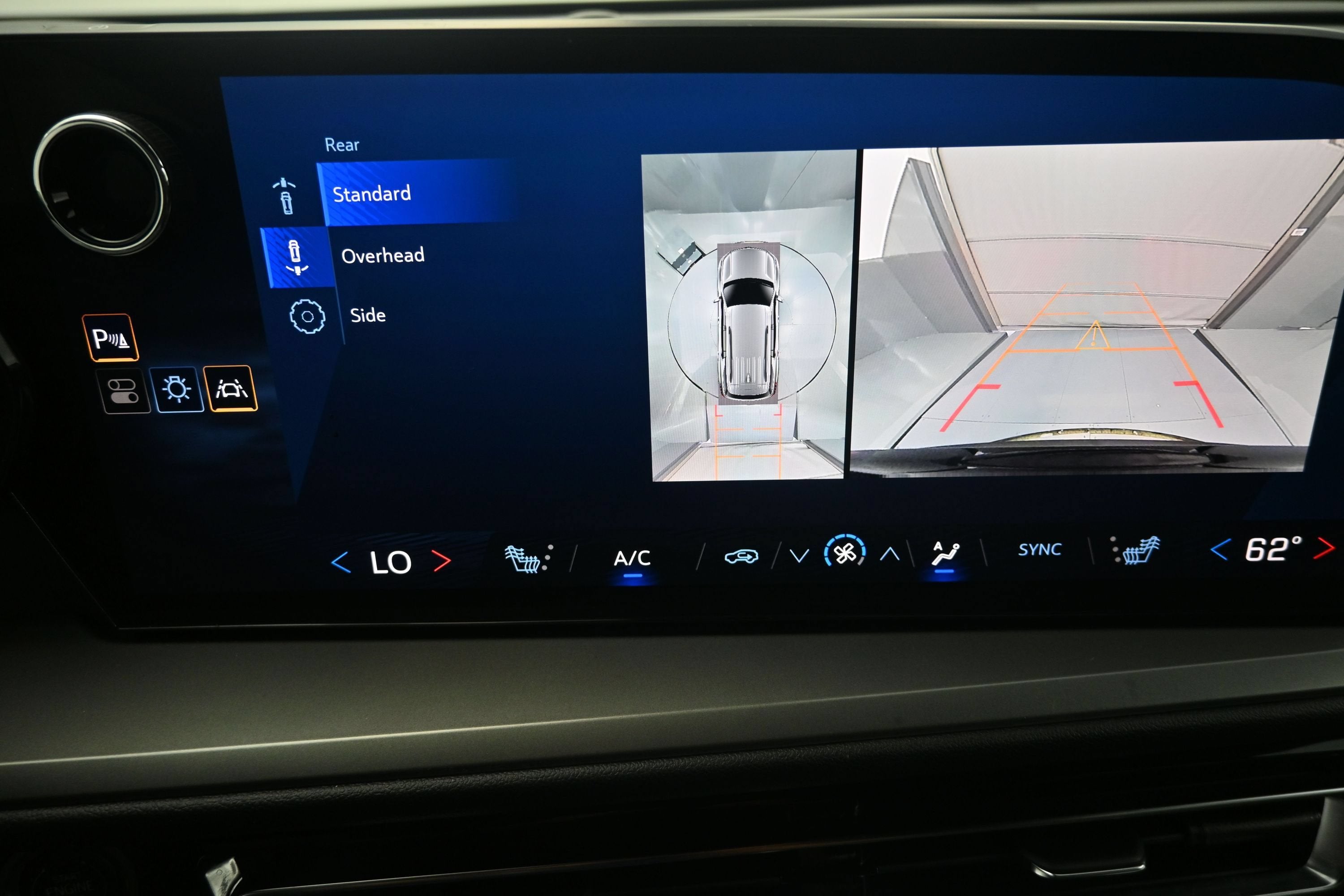 2024 Chevrolet Traverse LS