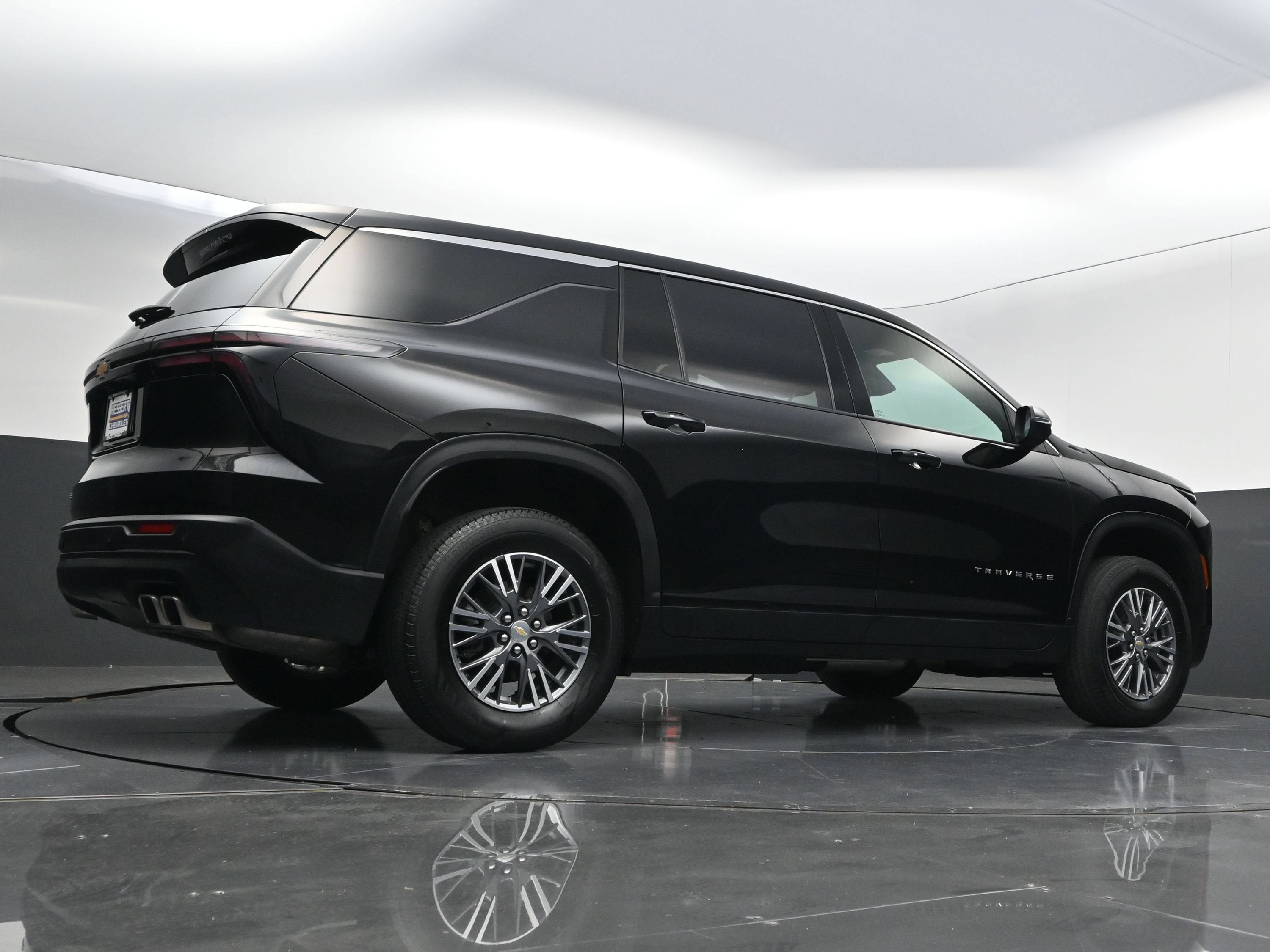 2024 Chevrolet Traverse LS