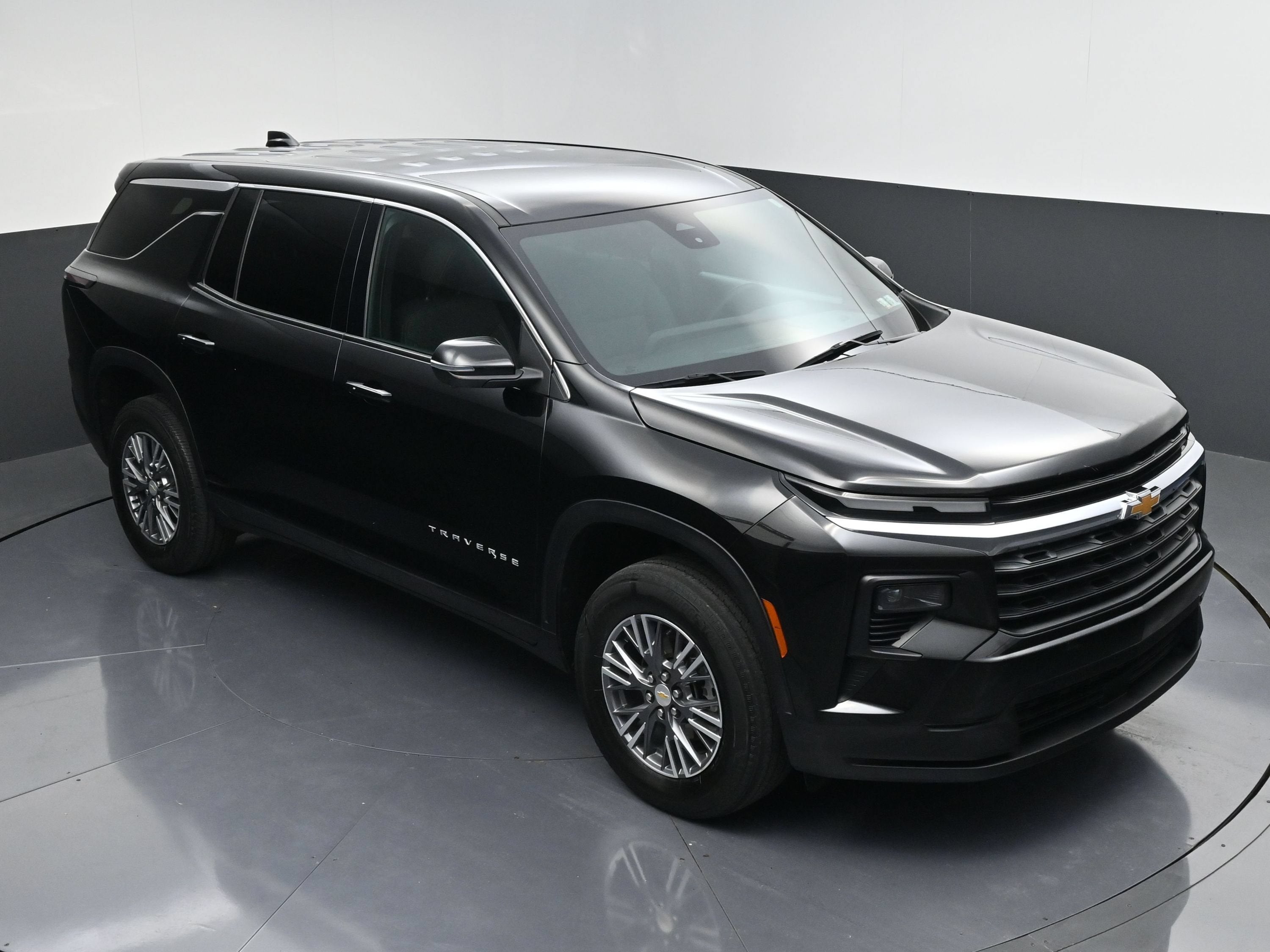 2024 Chevrolet Traverse LS