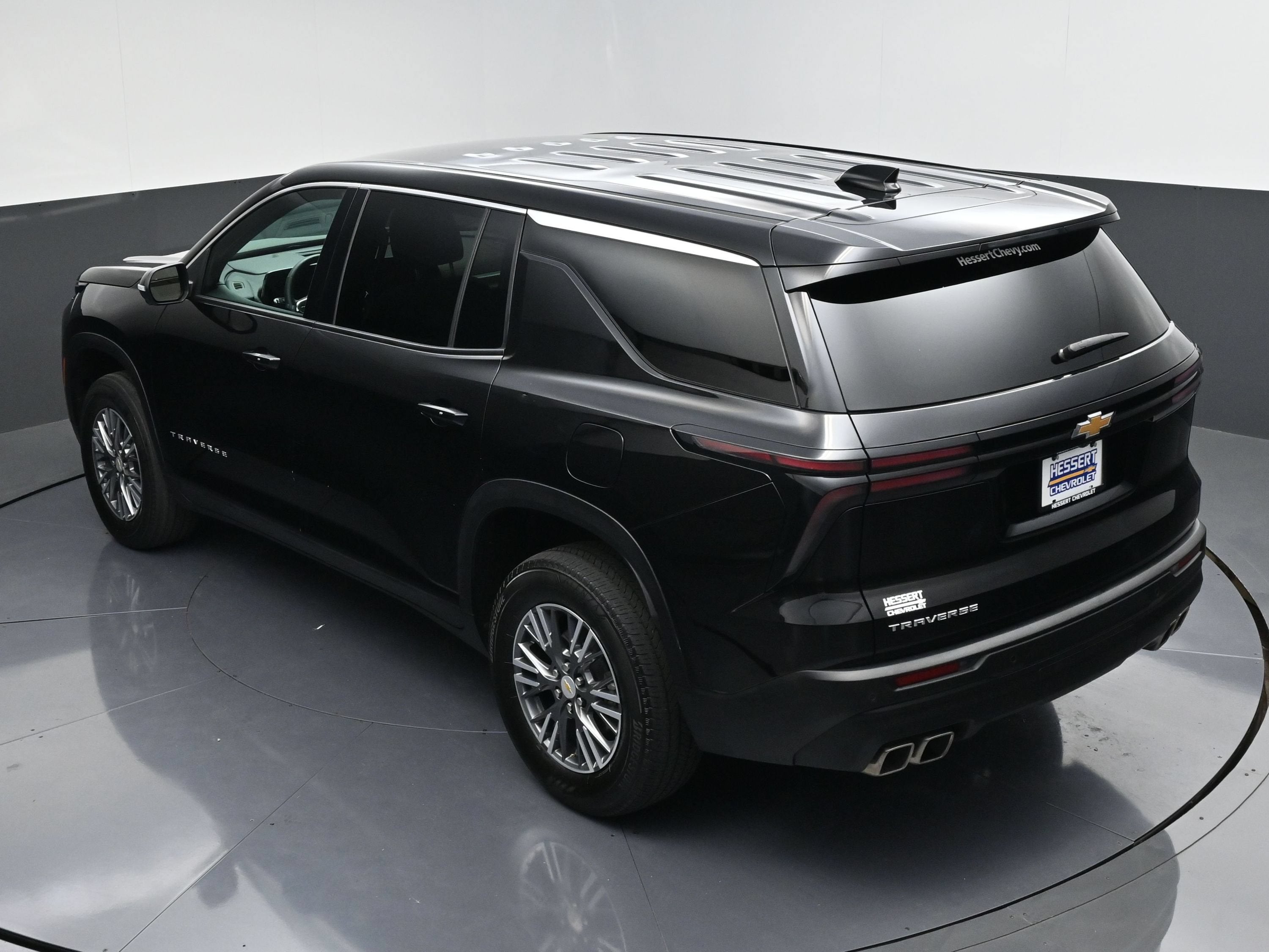 2024 Chevrolet Traverse LS