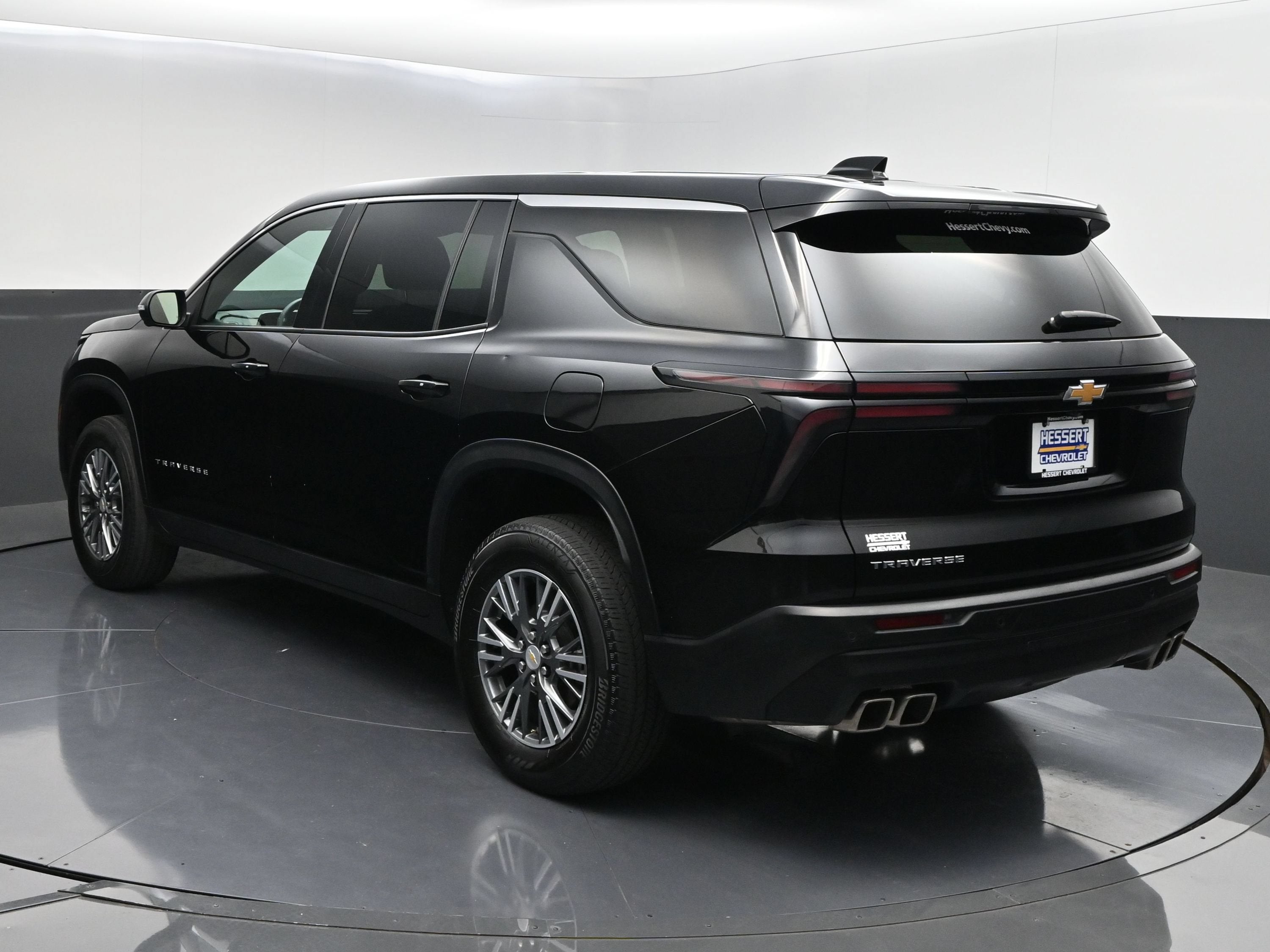 2024 Chevrolet Traverse LS