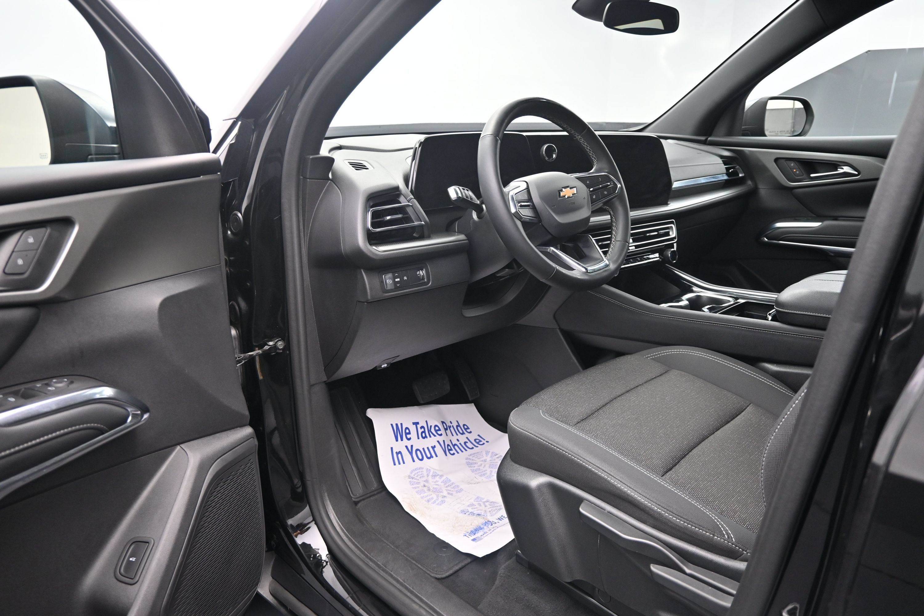 2024 Chevrolet Traverse LS