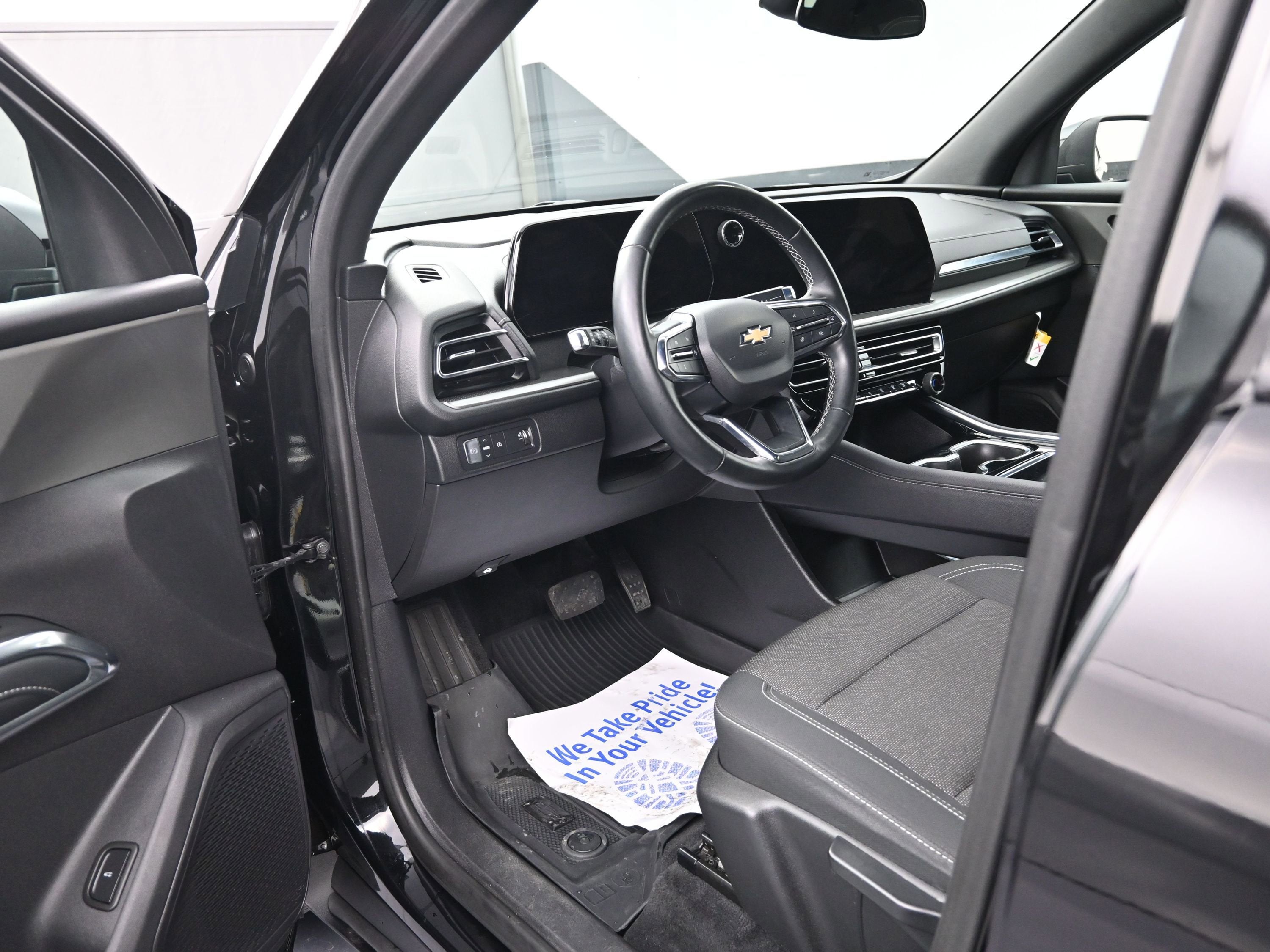 2024 Chevrolet Traverse LS