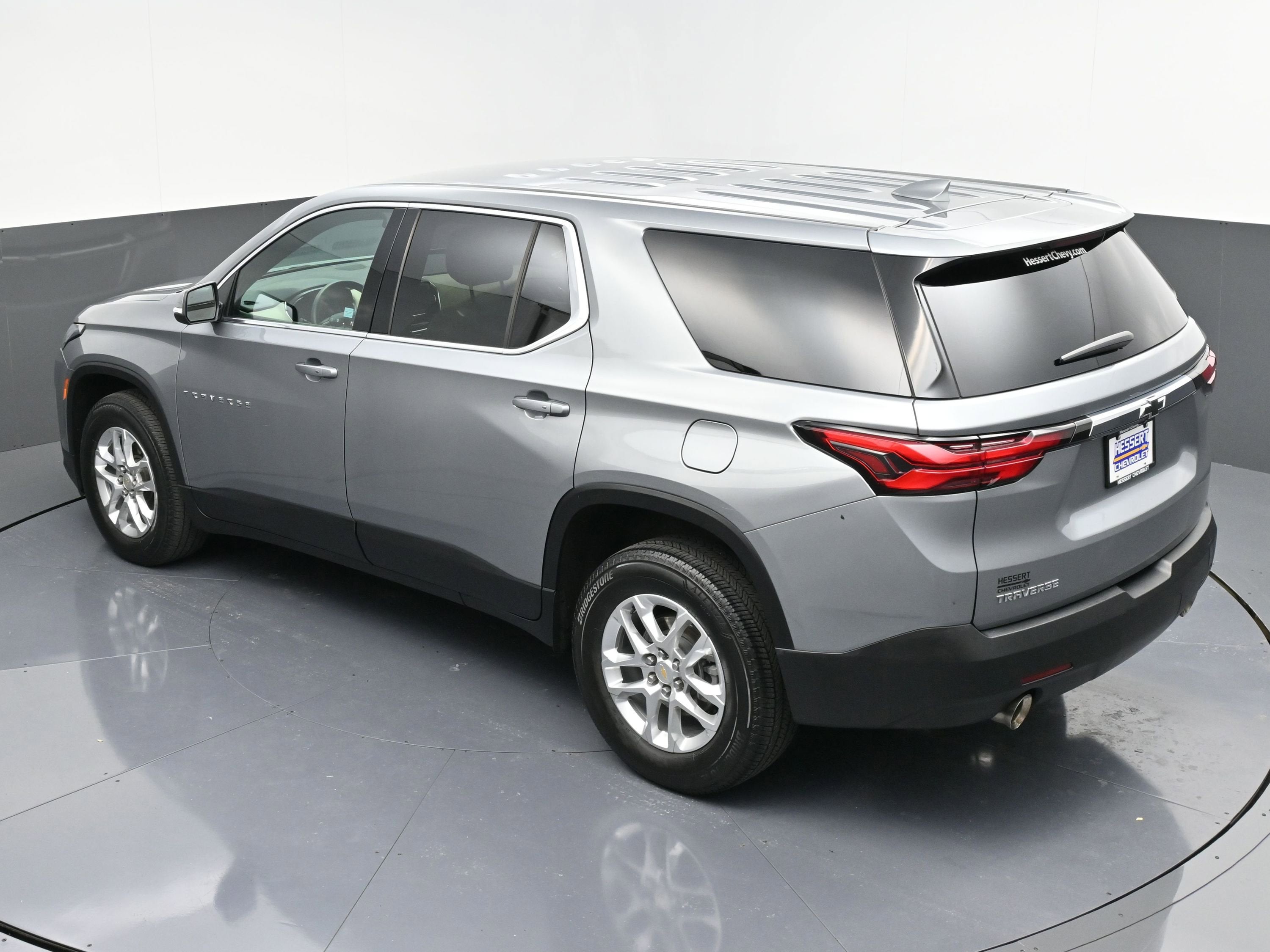 2023 Chevrolet Traverse LS