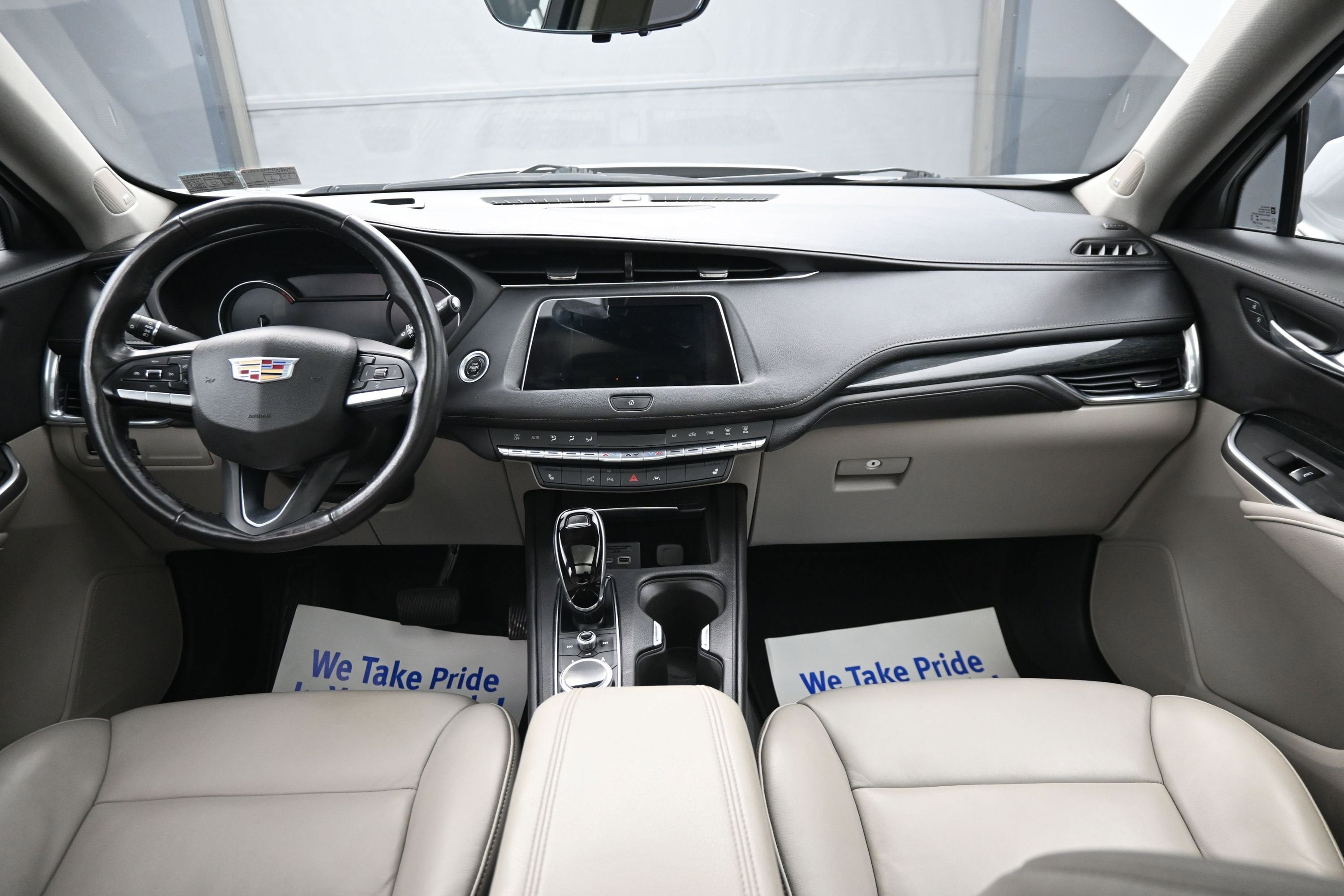2022 Cadillac XT4 Premium Luxury