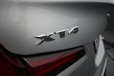 2022 Cadillac XT4 Premium Luxury