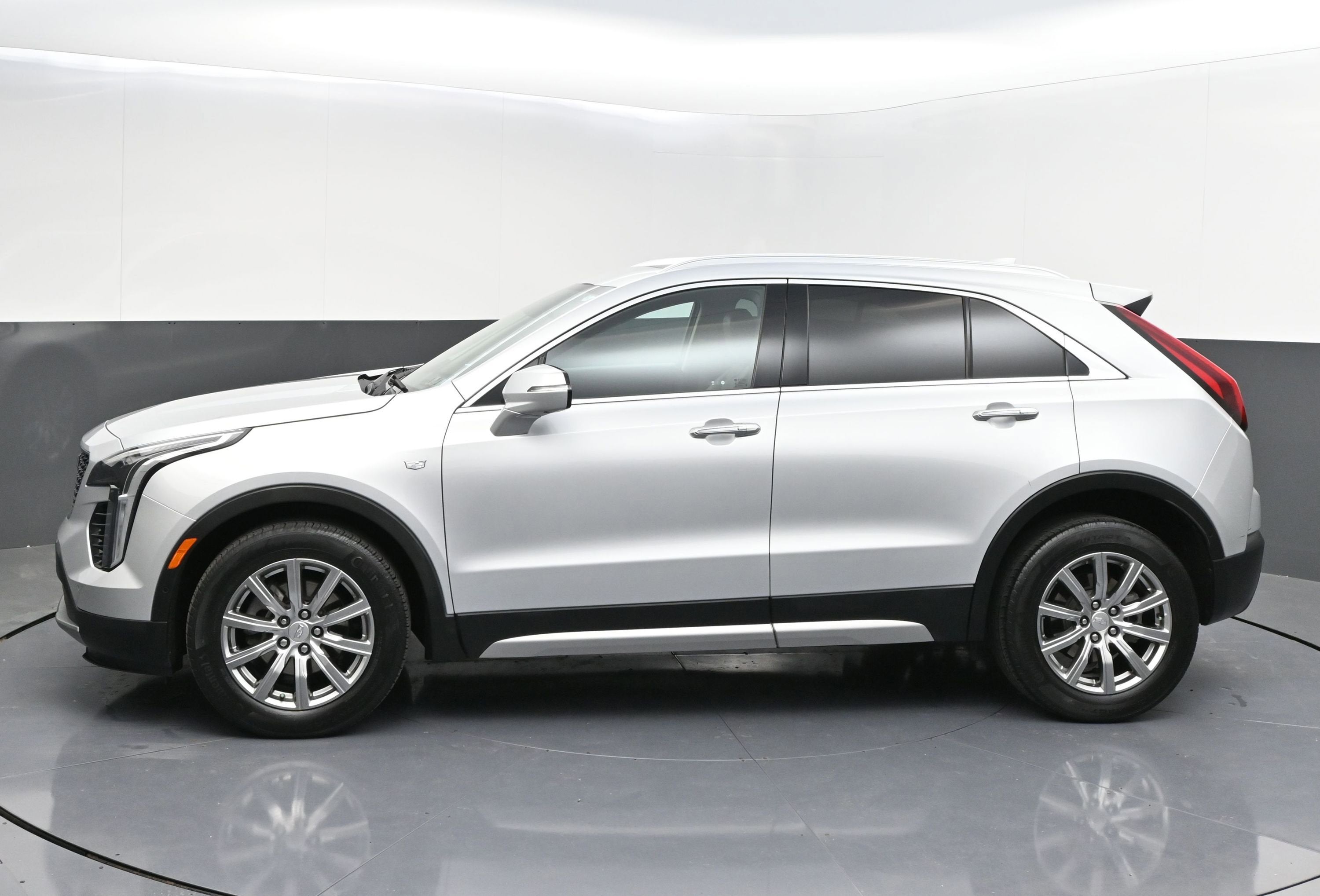 2022 Cadillac XT4 Premium Luxury