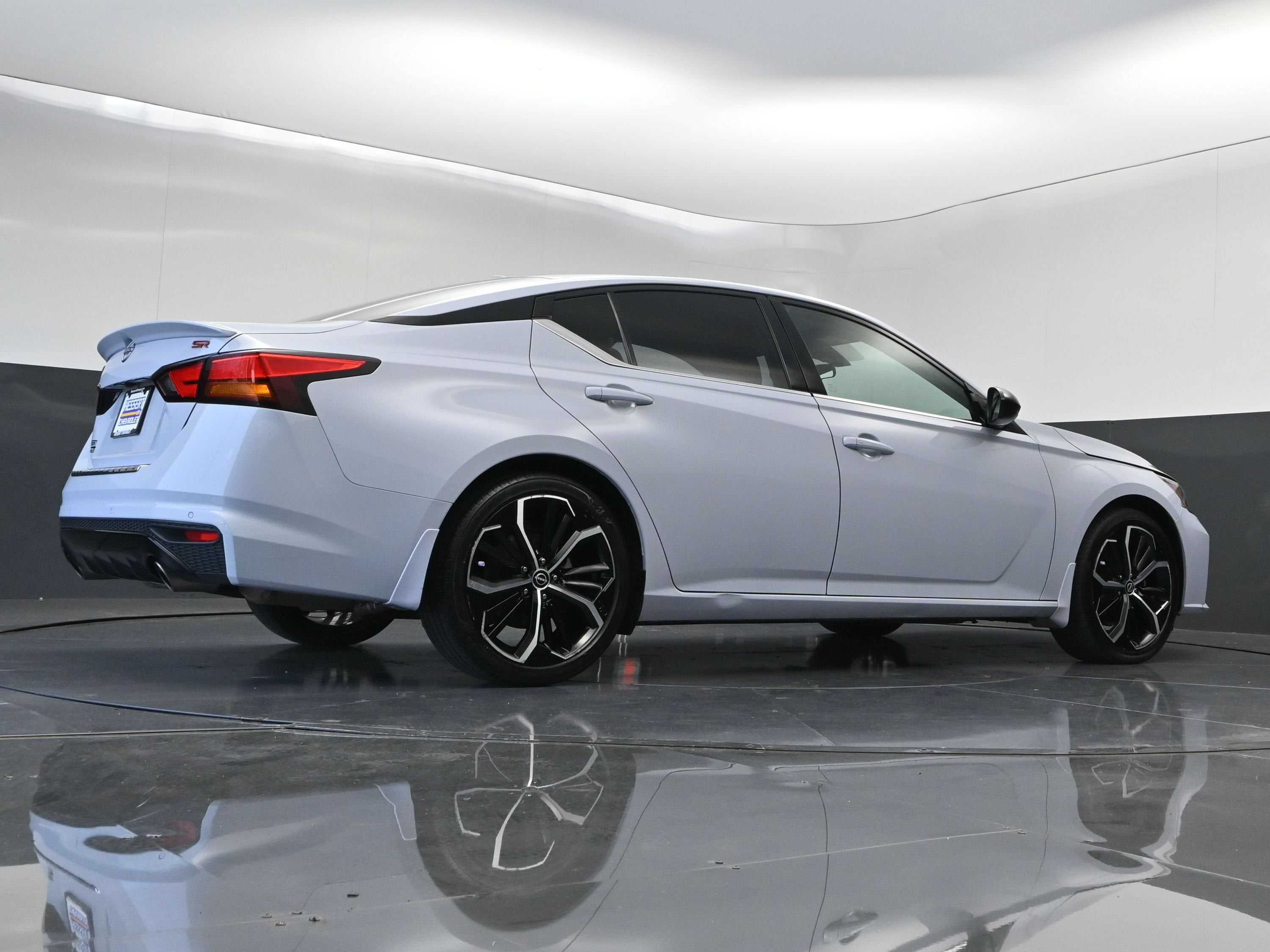 2023 Nissan Altima SR FWD