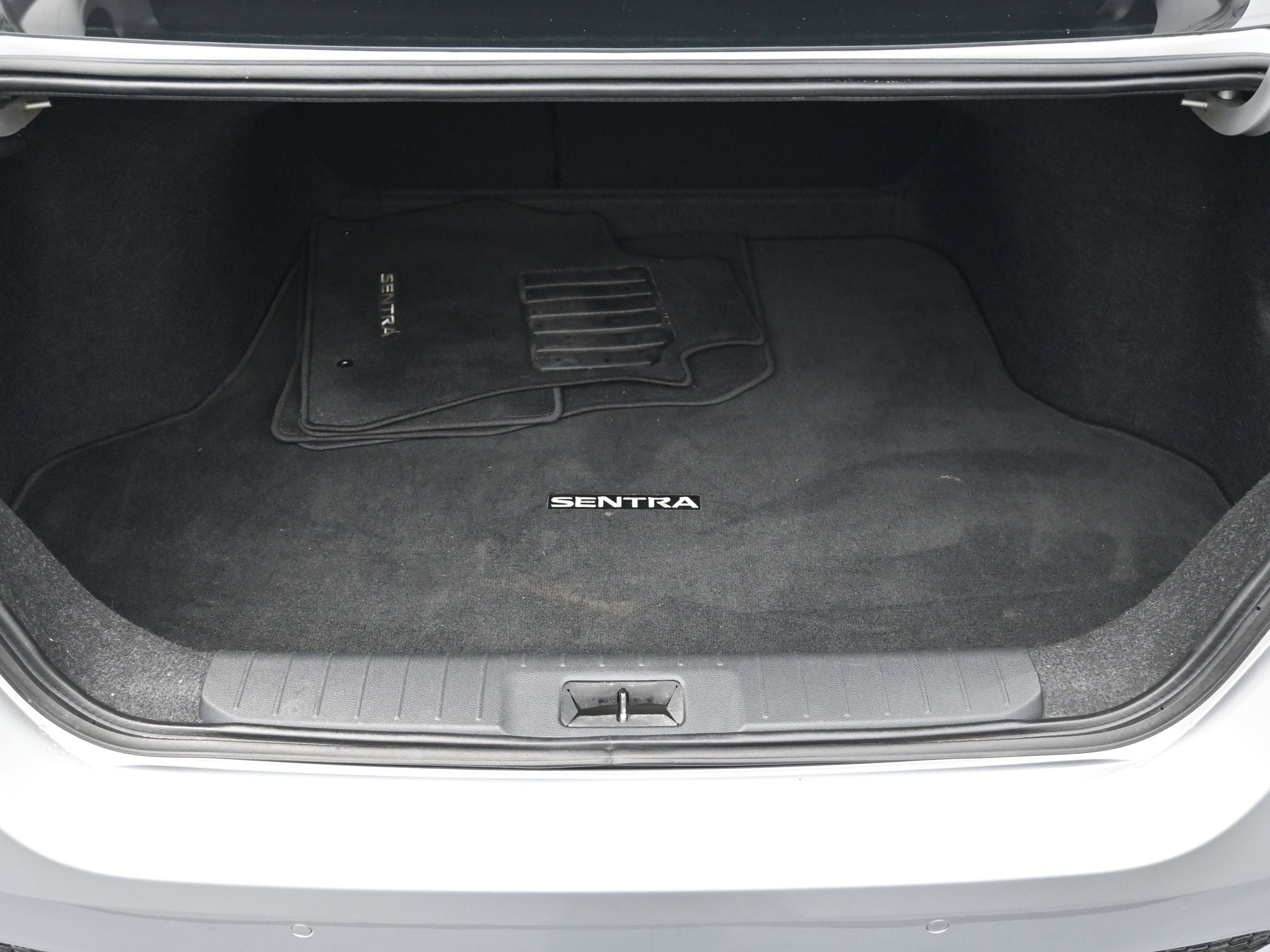 2022 Nissan Sentra SV Xtronic CVT