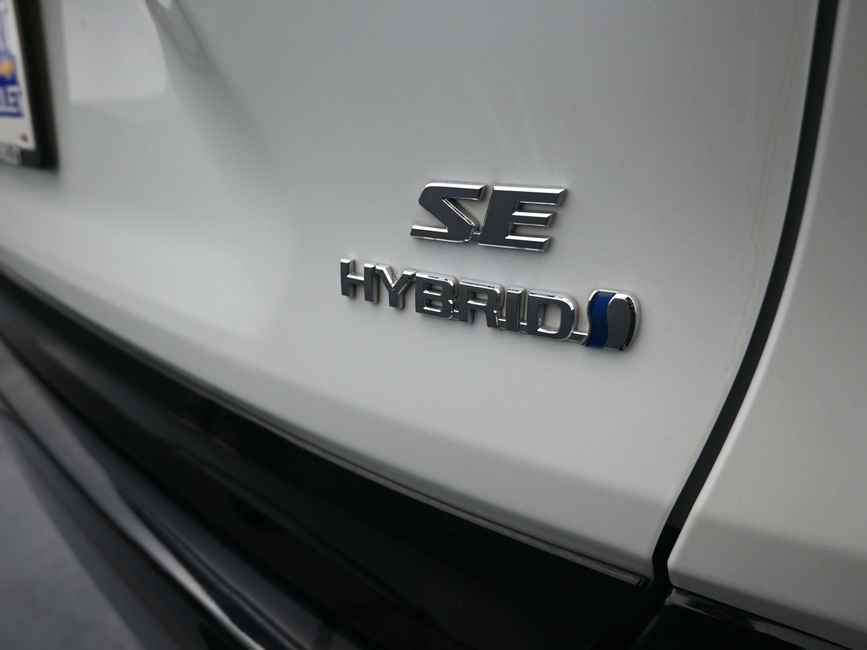 2023 Toyota RAV4 Hybrid SE