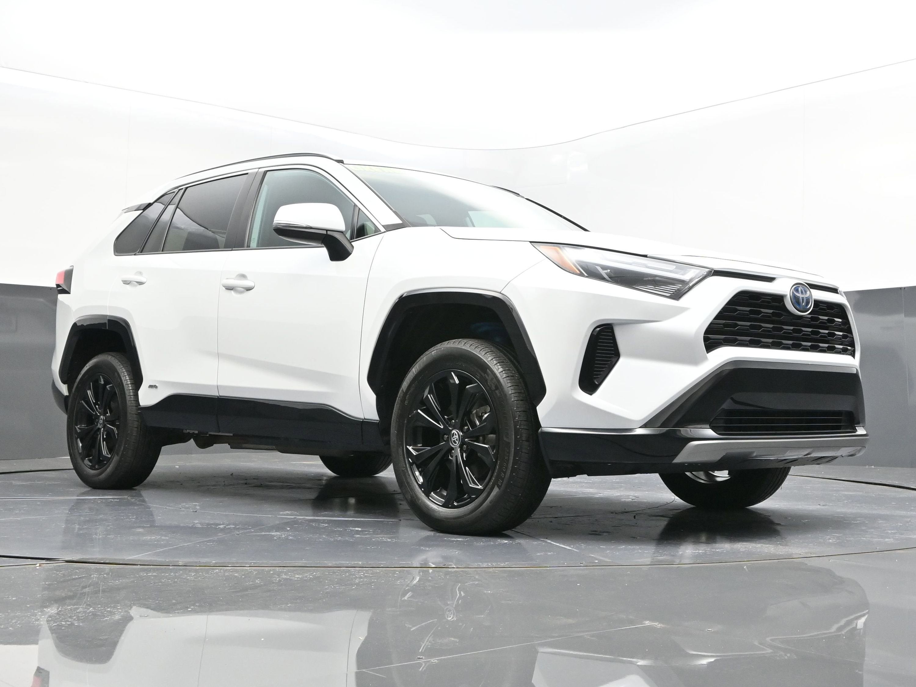 2023 Toyota RAV4 Hybrid SE
