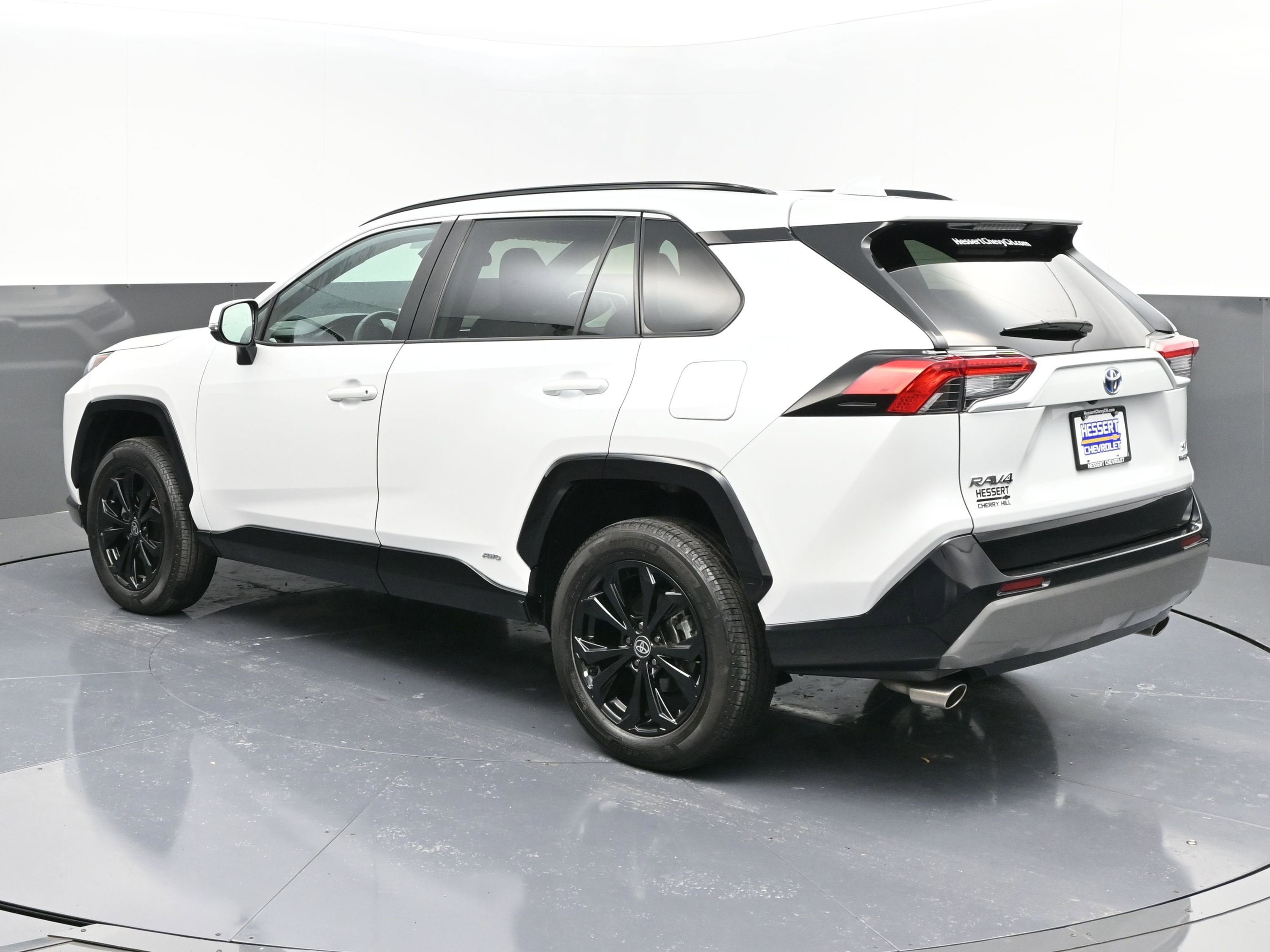 2023 Toyota RAV4 Hybrid SE