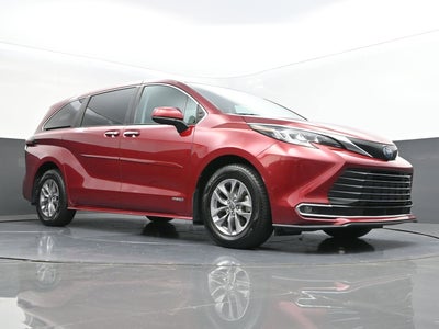 2021 Toyota Sienna XLE