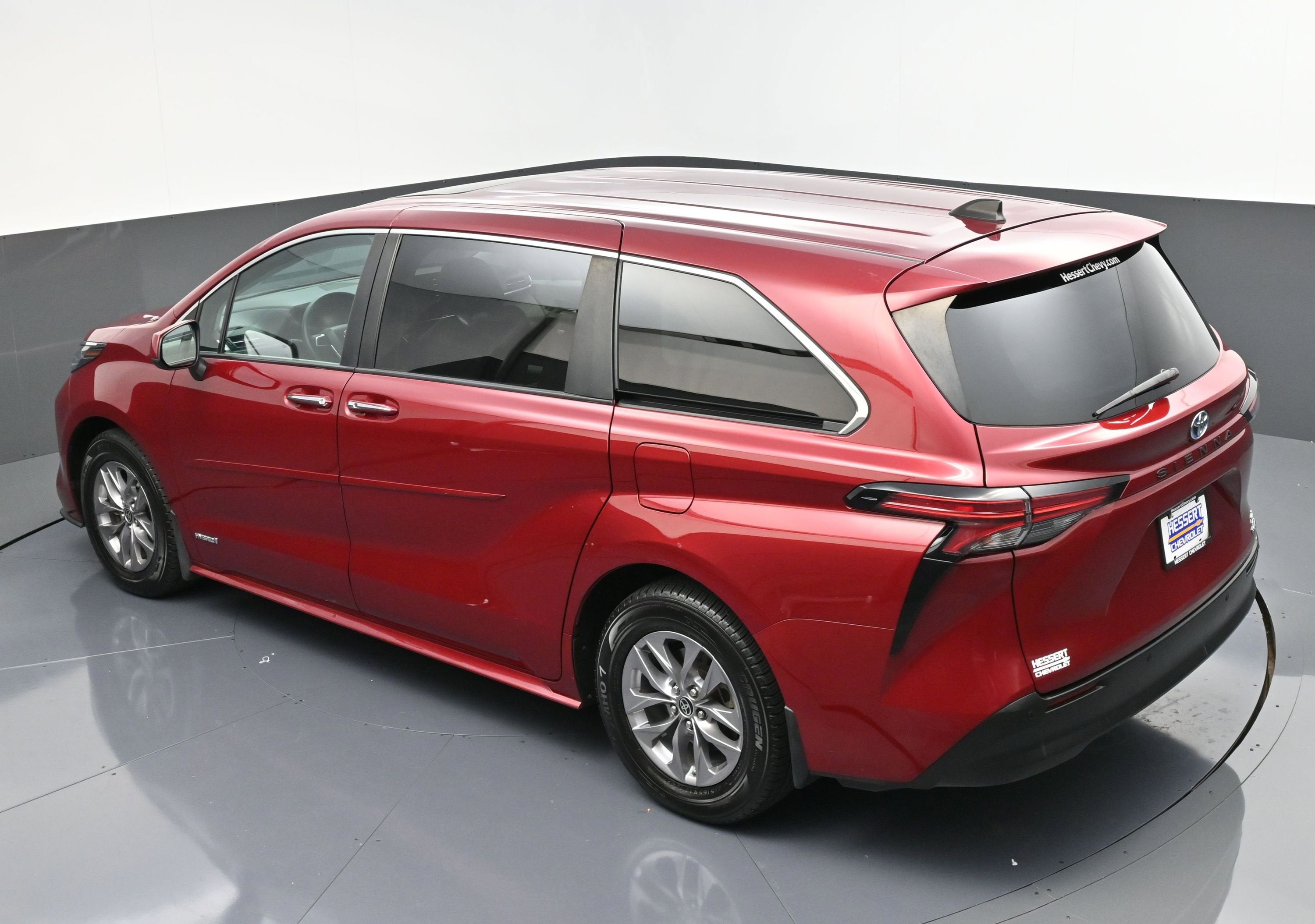 2021 Toyota Sienna XLE