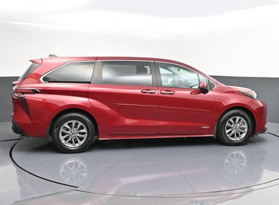 2021 Toyota Sienna XLE