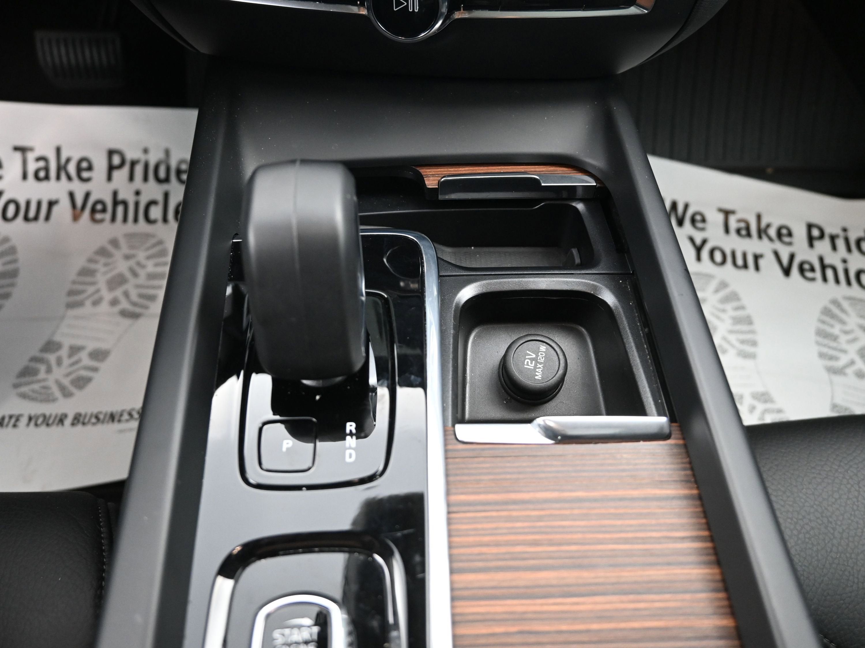 2023 Volvo S60 B5 Plus Dark Theme