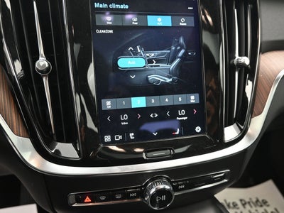 2023 Volvo S60 B5 Plus Dark Theme