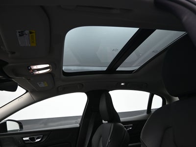 2023 Volvo S60 B5 Plus Dark Theme