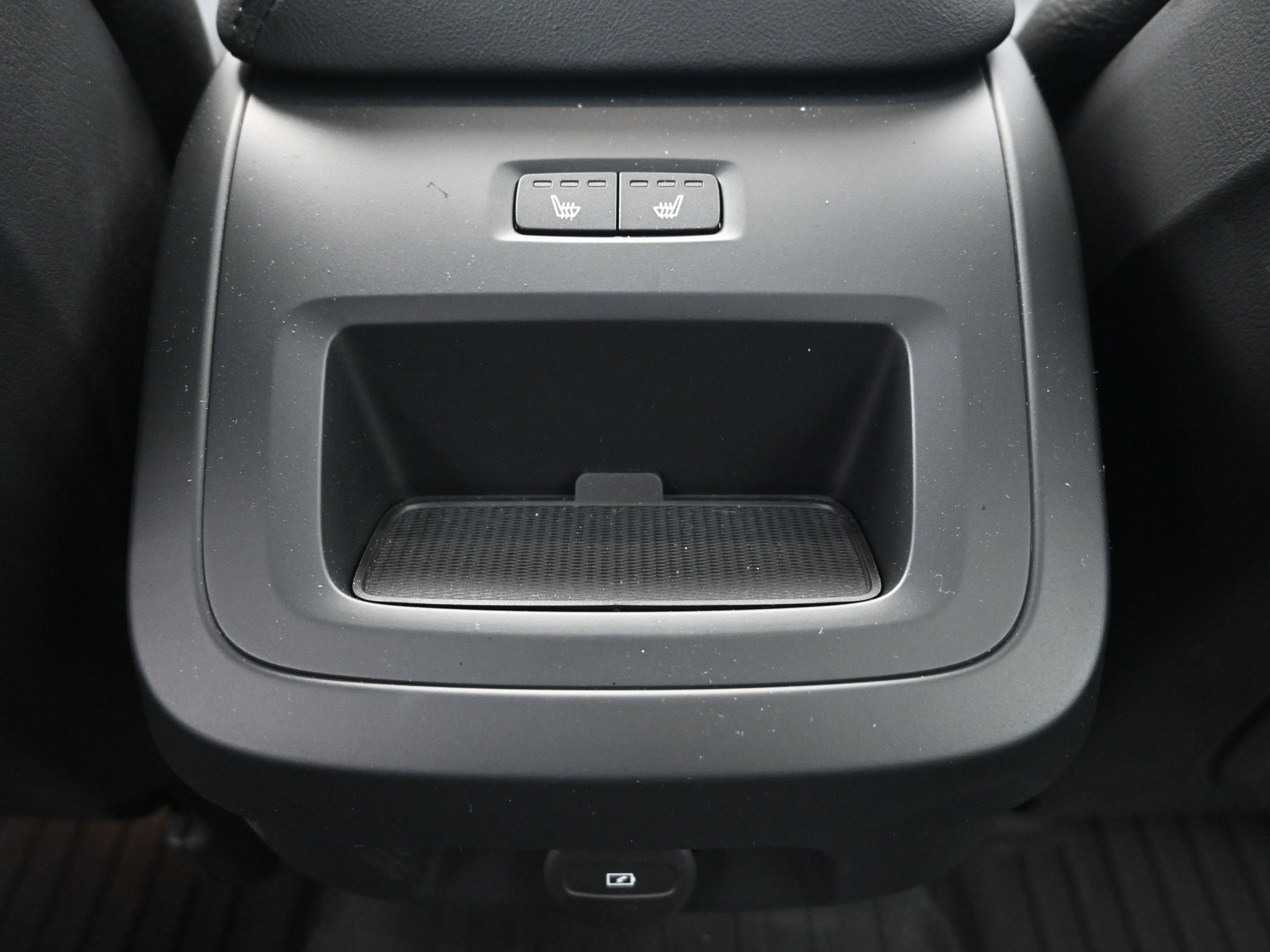 2023 Volvo S60 B5 Plus Dark Theme