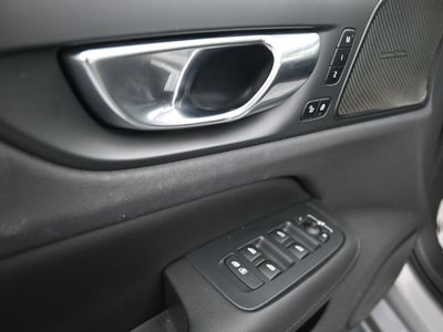 2023 Volvo S60 B5 Plus Dark Theme