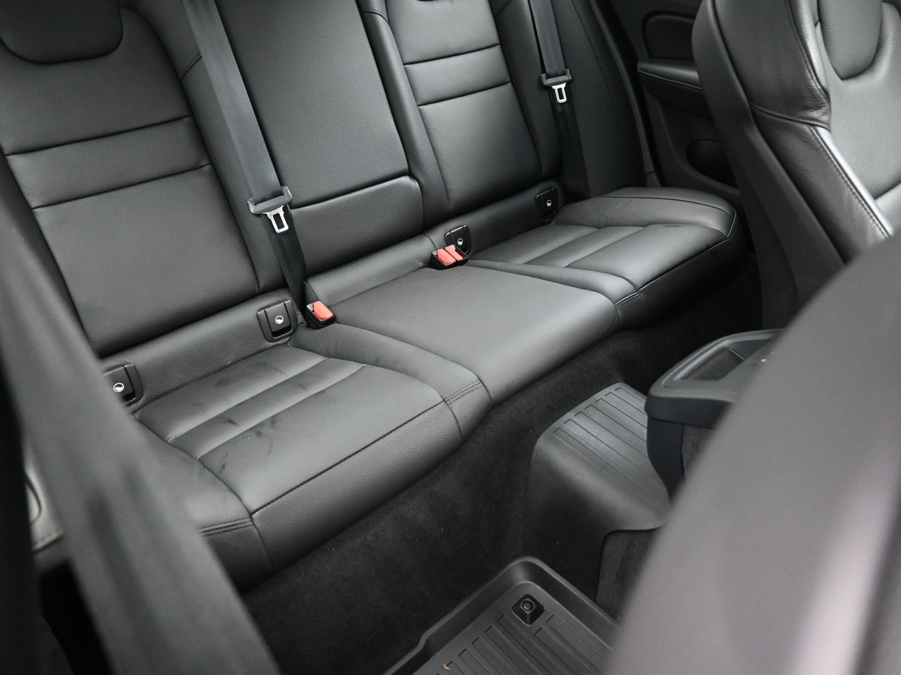 2023 Volvo S60 B5 Plus Dark Theme