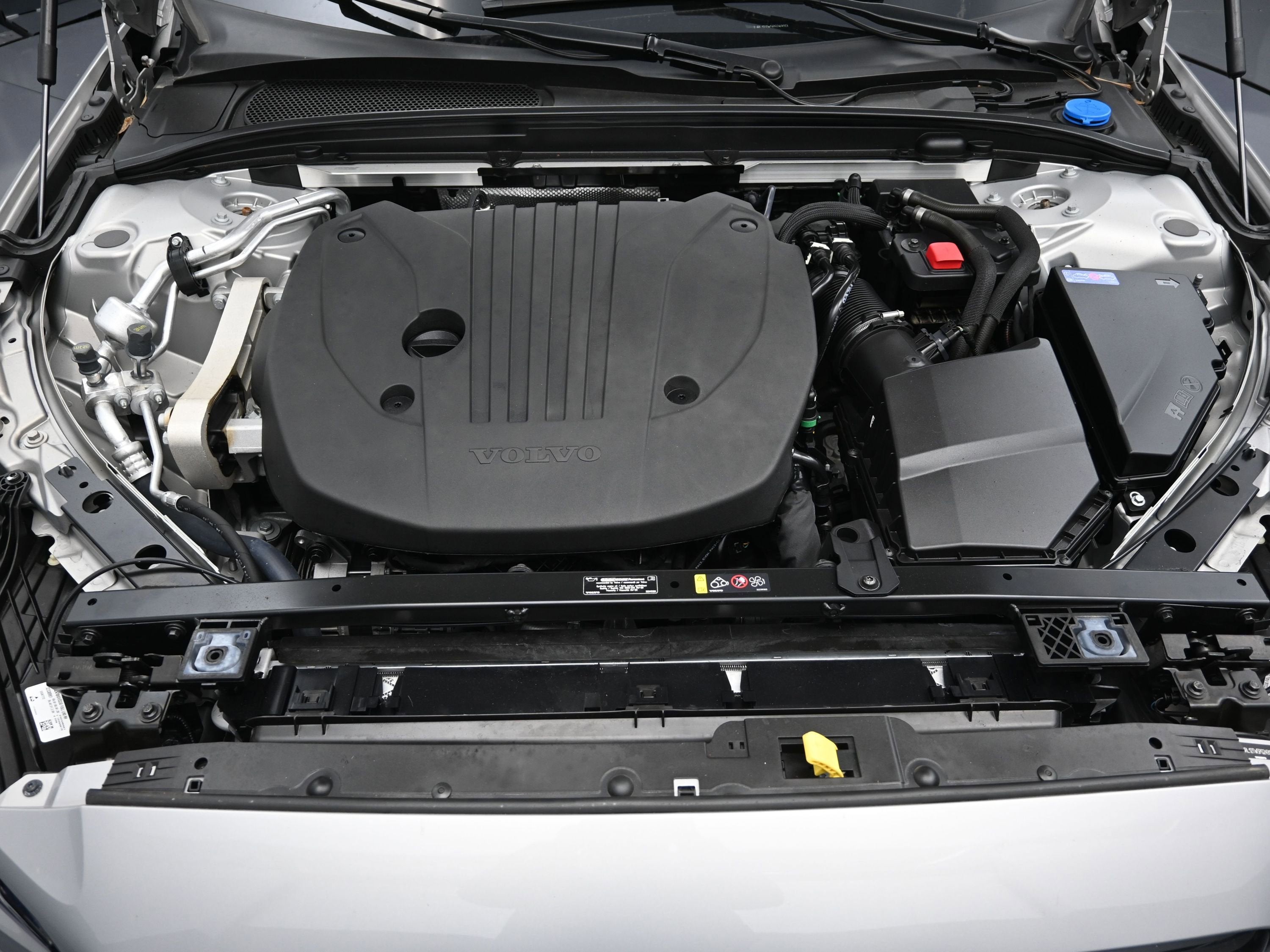 2023 Volvo S60 B5 Plus Dark Theme