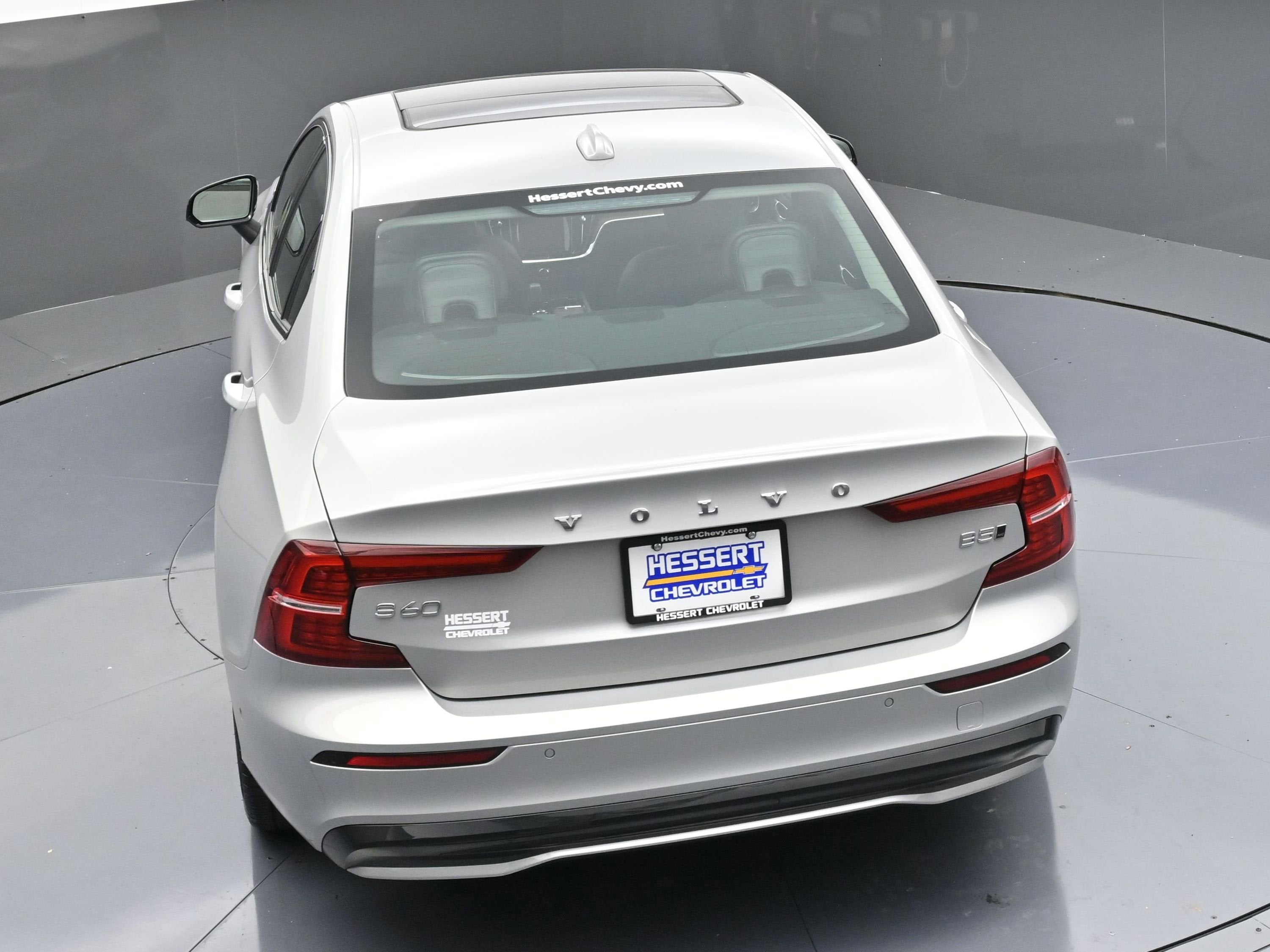 2023 Volvo S60 B5 Plus Dark Theme