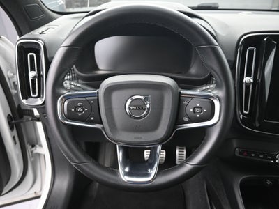 2022 Volvo XC40 T5 R-Design