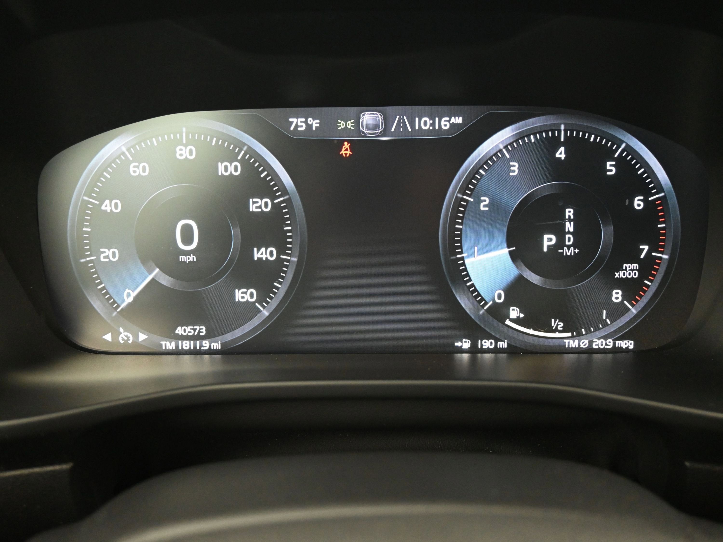 2022 Volvo XC40 T5 R-Design