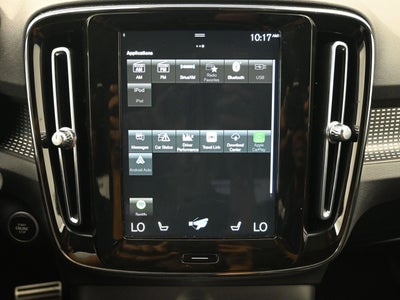 2022 Volvo XC40 T5 R-Design