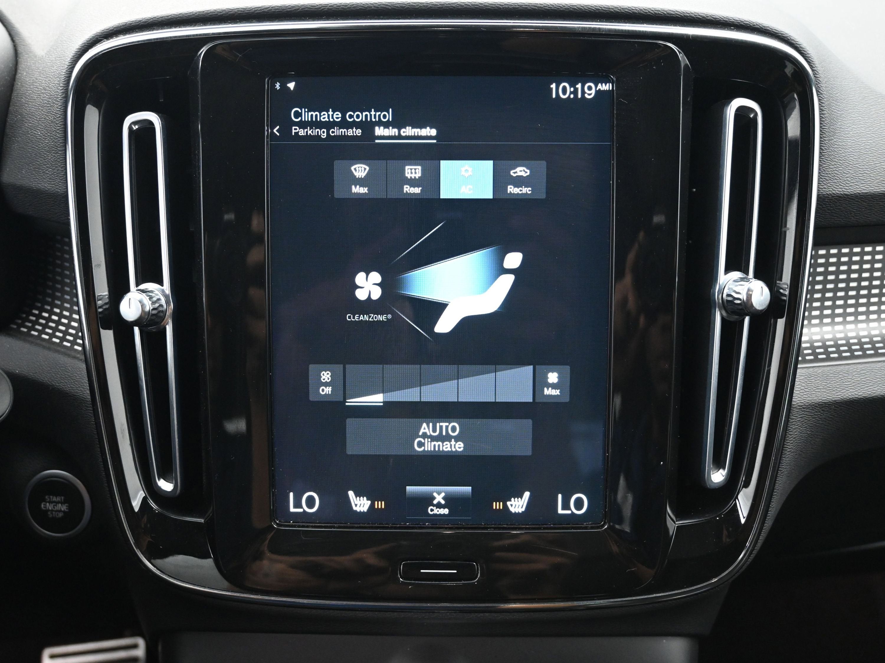 2022 Volvo XC40 T5 R-Design