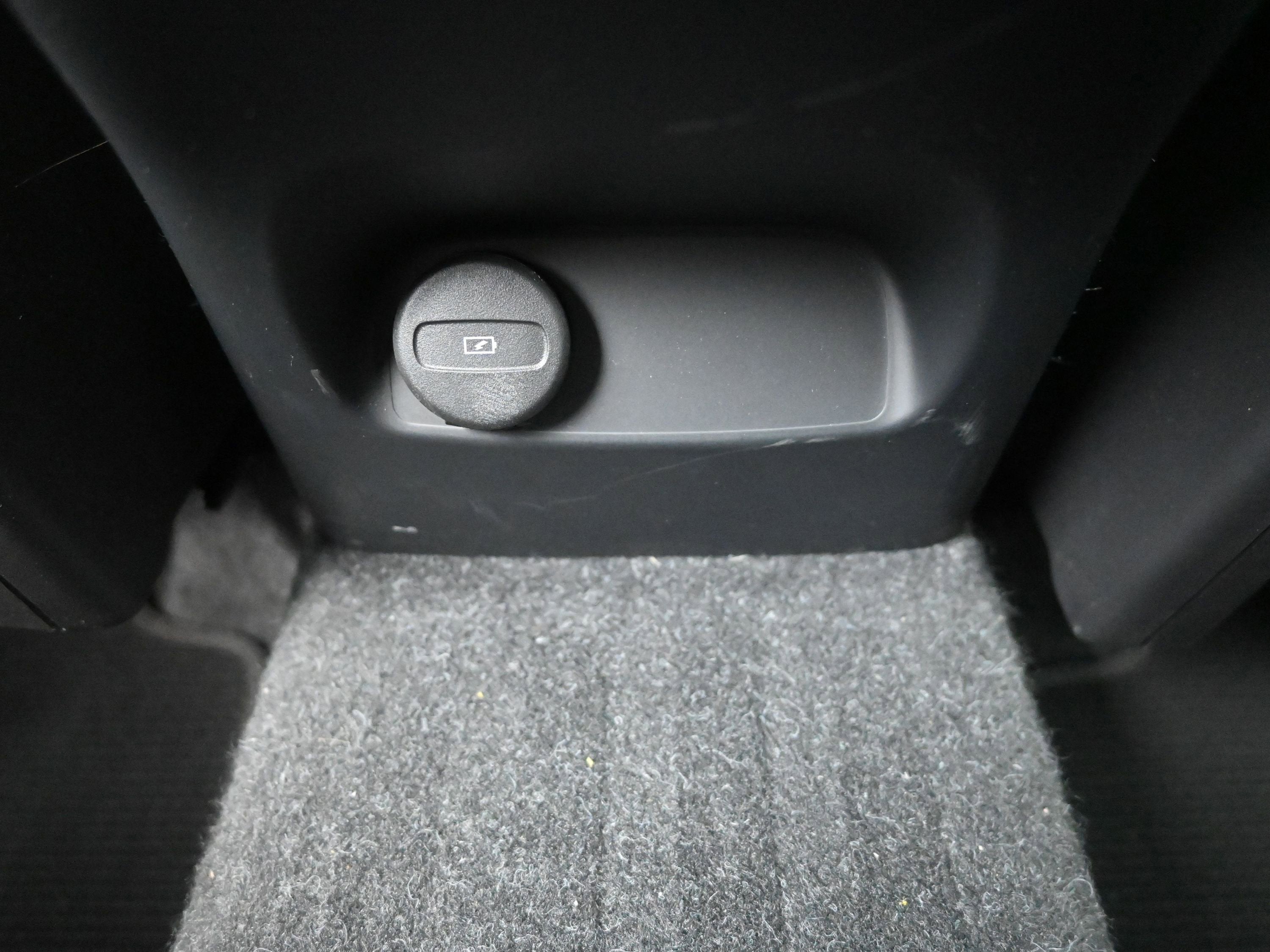 2022 Volvo XC40 T5 R-Design