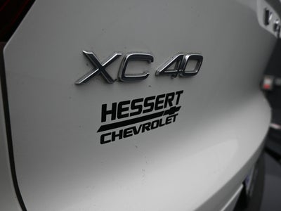 2022 Volvo XC40 T5 R-Design