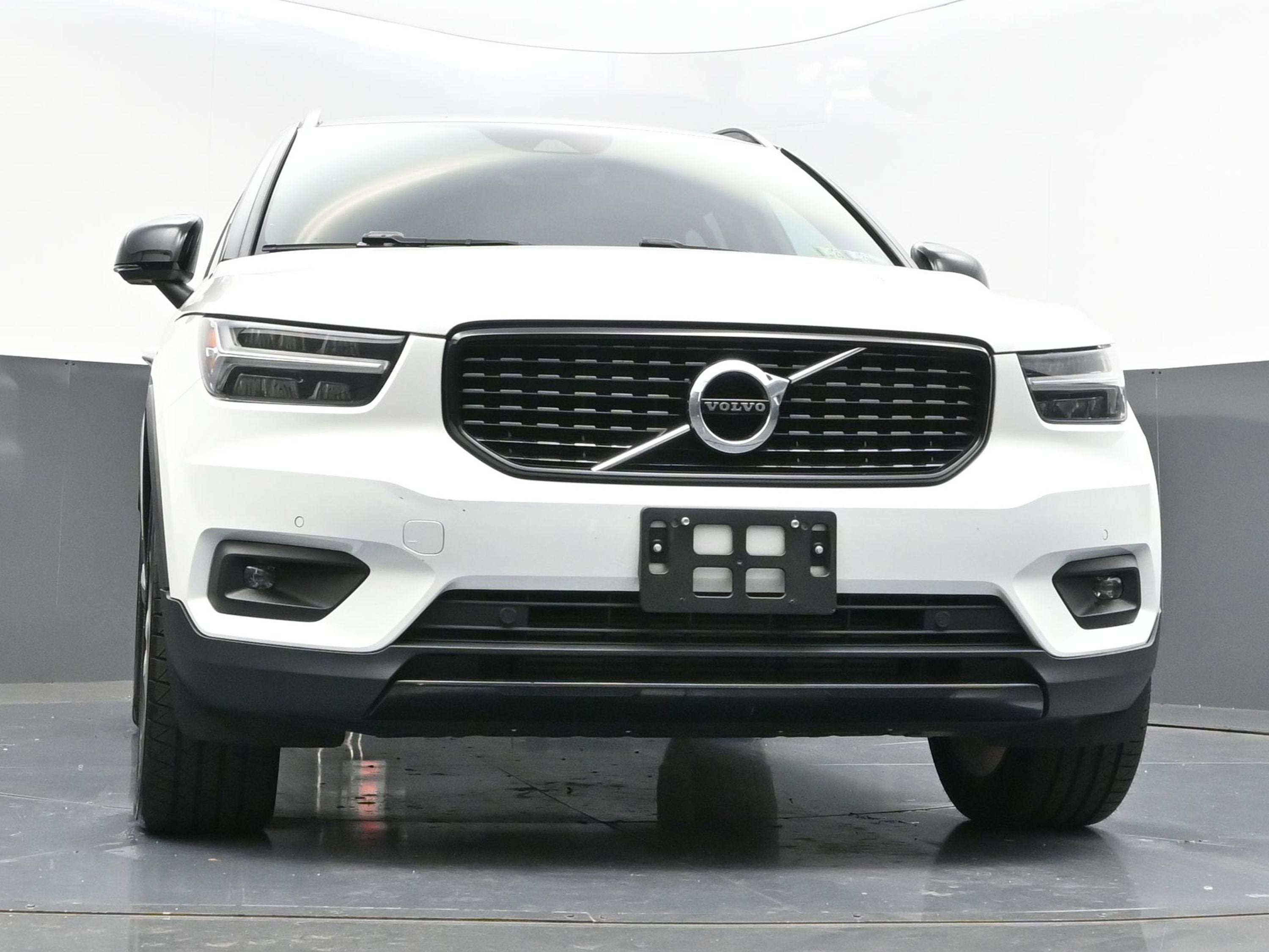 2022 Volvo XC40 T5 R-Design