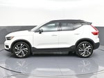 2022 Volvo XC40 T5 R-Design