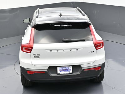 2022 Volvo XC40 T5 R-Design