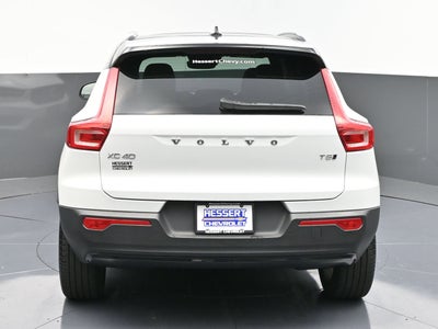 2022 Volvo XC40 T5 R-Design