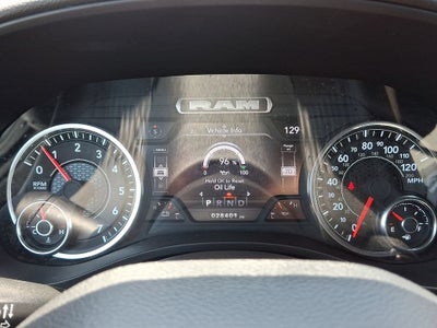 2023 RAM 1500 Big Horn Crew Cab 4x4 5'7" Box