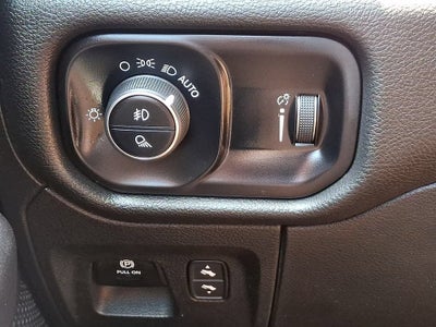 2023 RAM 1500 Big Horn Crew Cab 4x4 5'7" Box