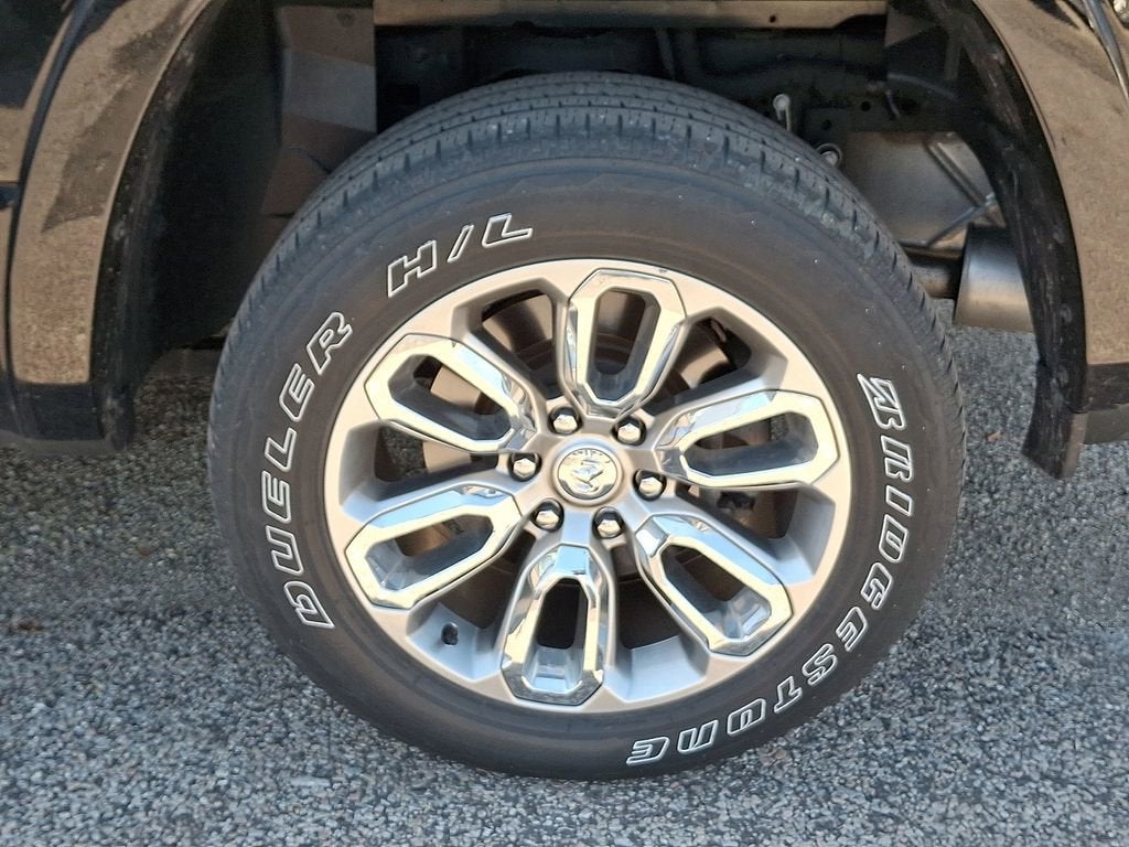 2022 RAM 1500 Laramie Crew Cab 4x4 5'7" Box