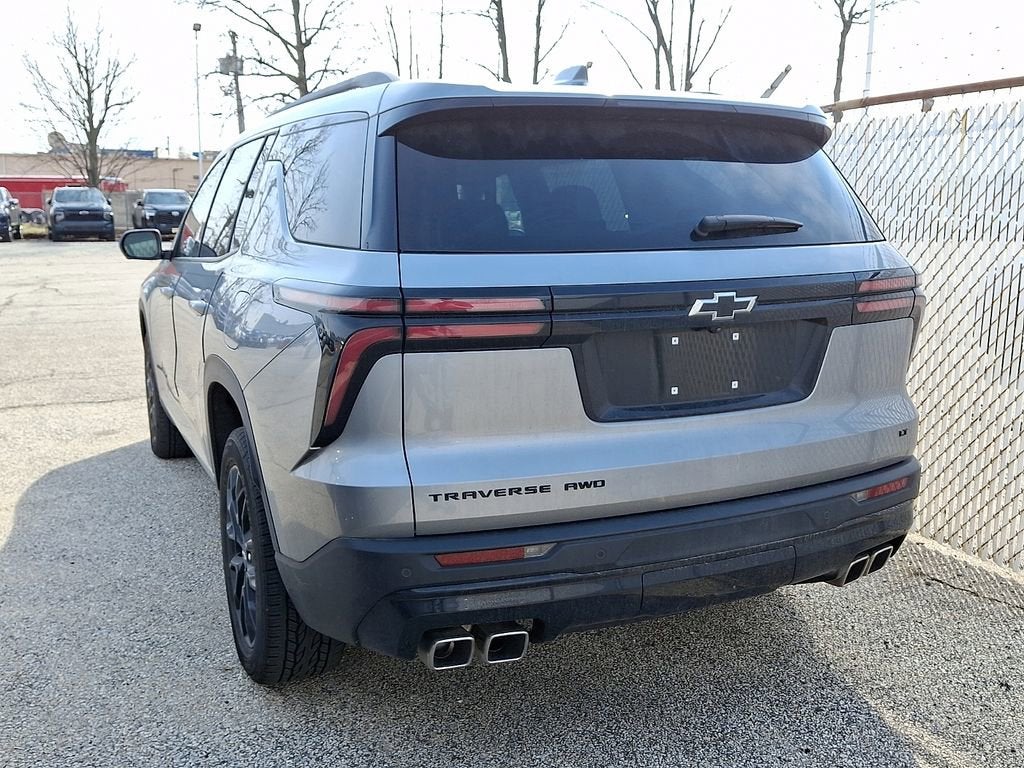2024 Chevrolet Traverse LT